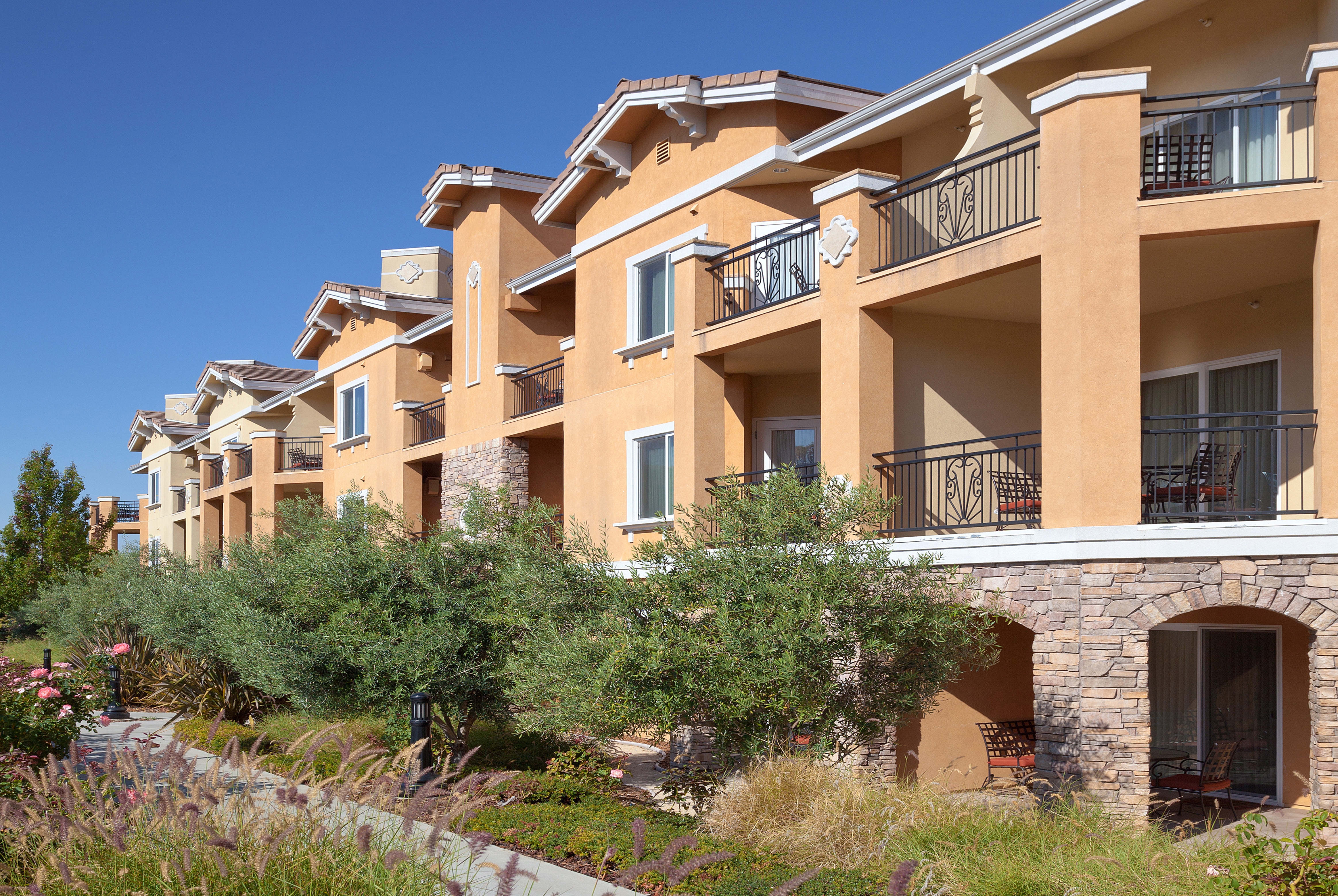 Exterior Day Image of Vino Bello Resort hotel in Napa, California