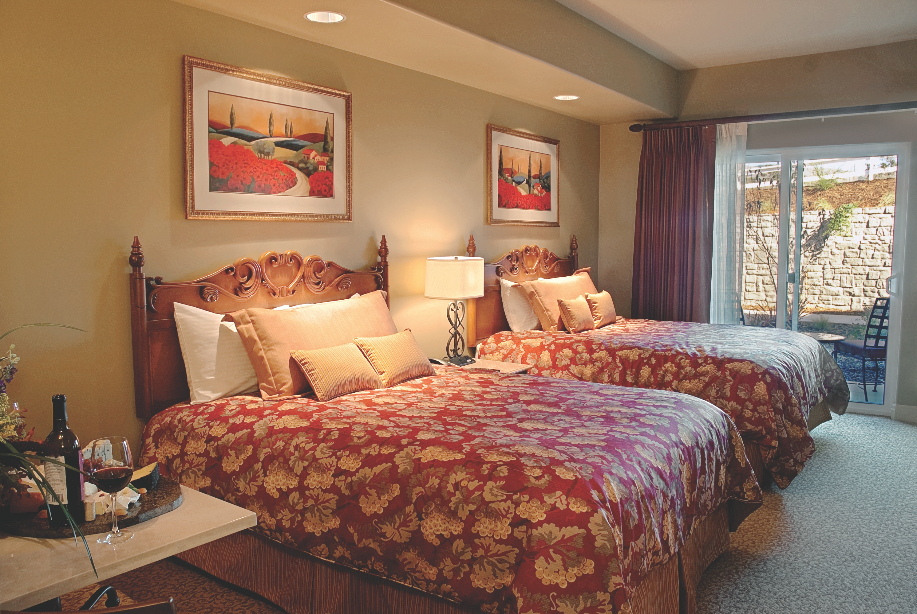 Double bed guest room at the Vino Bello Resort in Napa, California