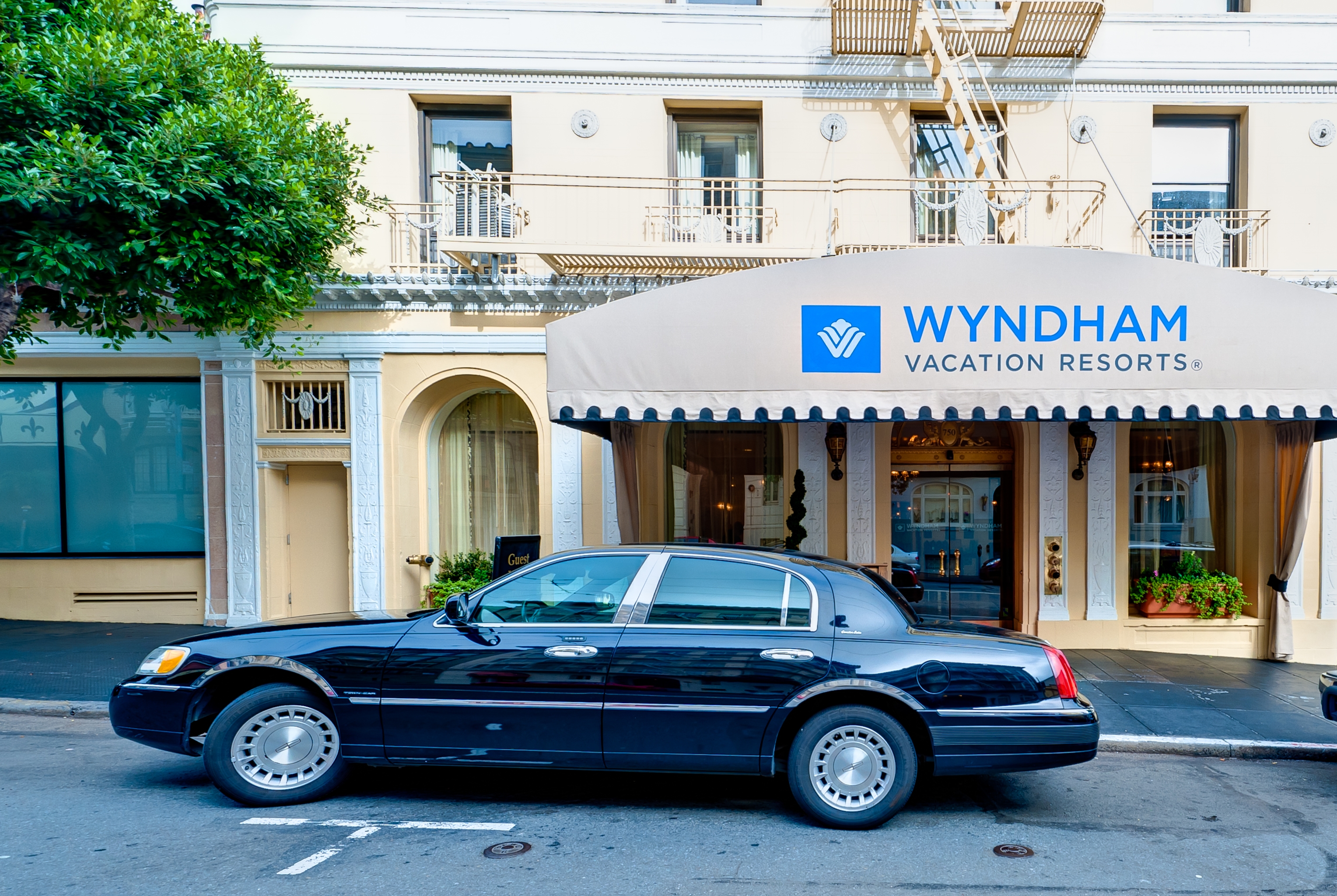 Front Exterior Image of Club Wyndham Canterbury hotel in San Francisco, California