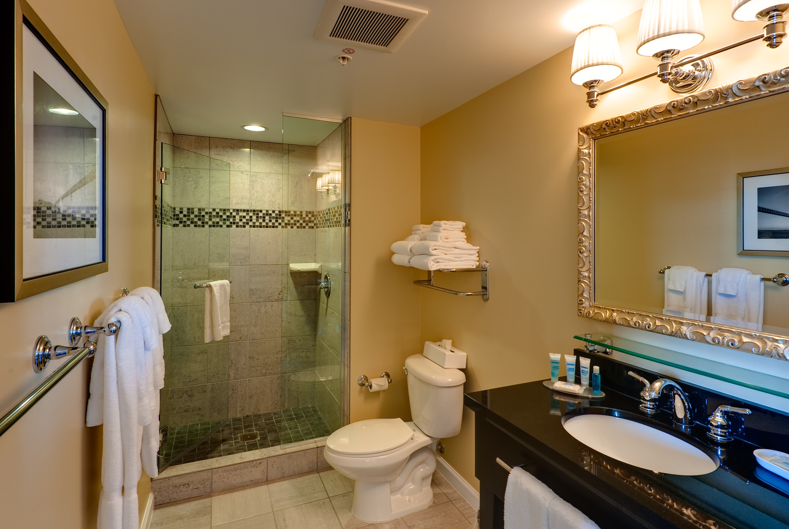 Guest room bath at the Club Wyndham Canterbury in San Francisco, California