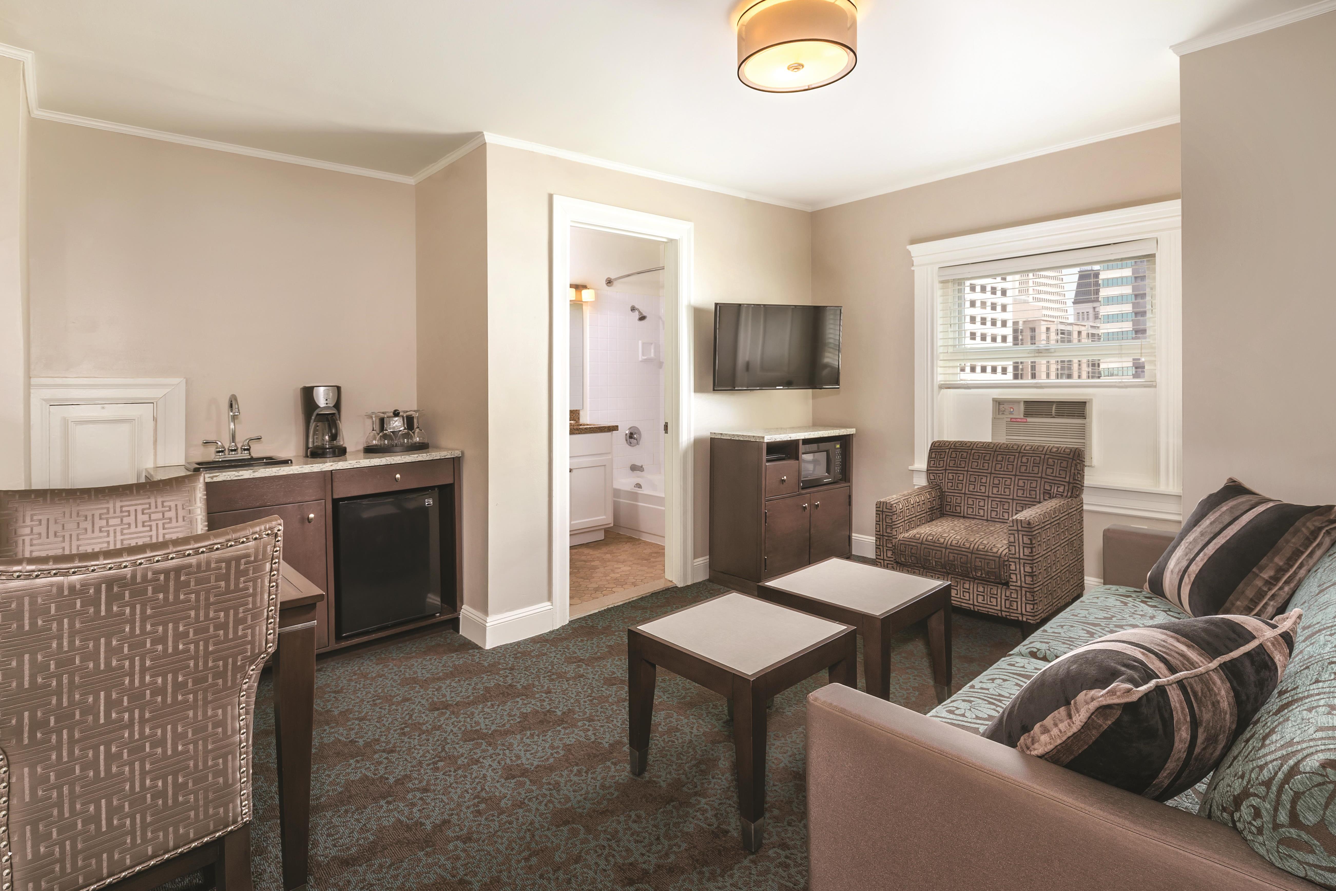 Guest room feature at the WorldMark San Francisco in San Francisco, California