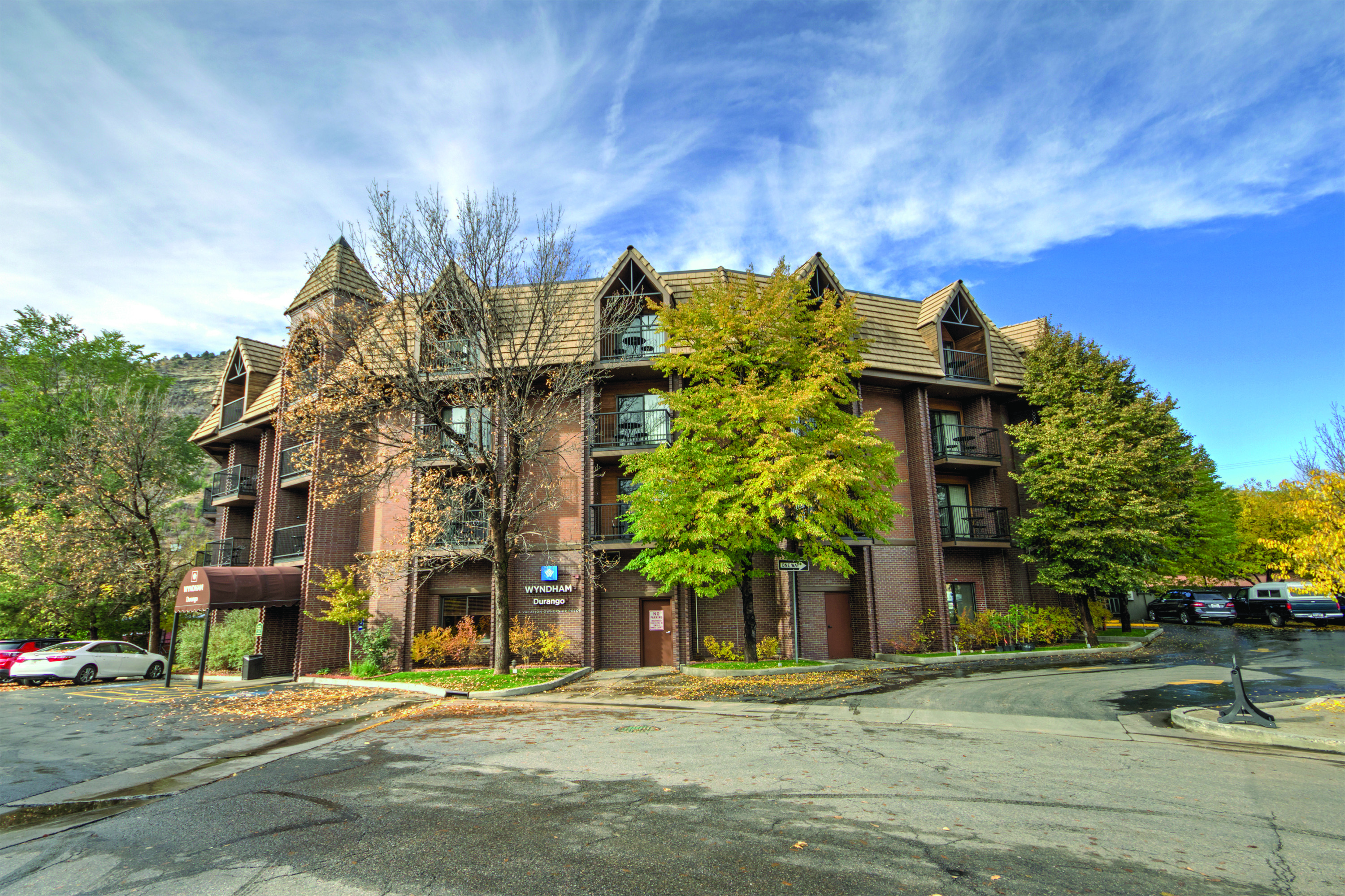 Exterior of Club Wyndham Durango hotel in Durango, Colorado