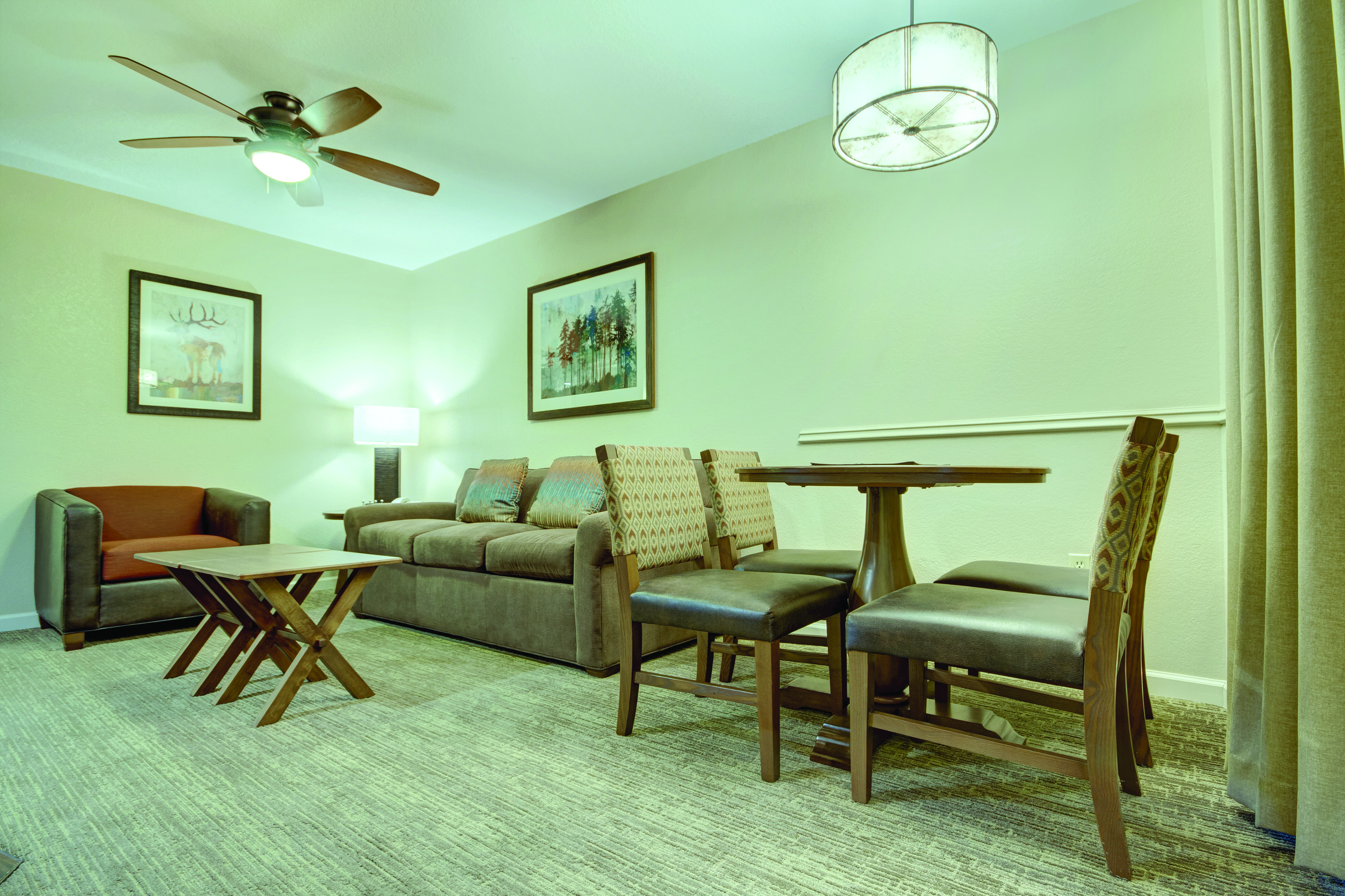 Guest room at the Club Wyndham Durango in Durango, Colorado