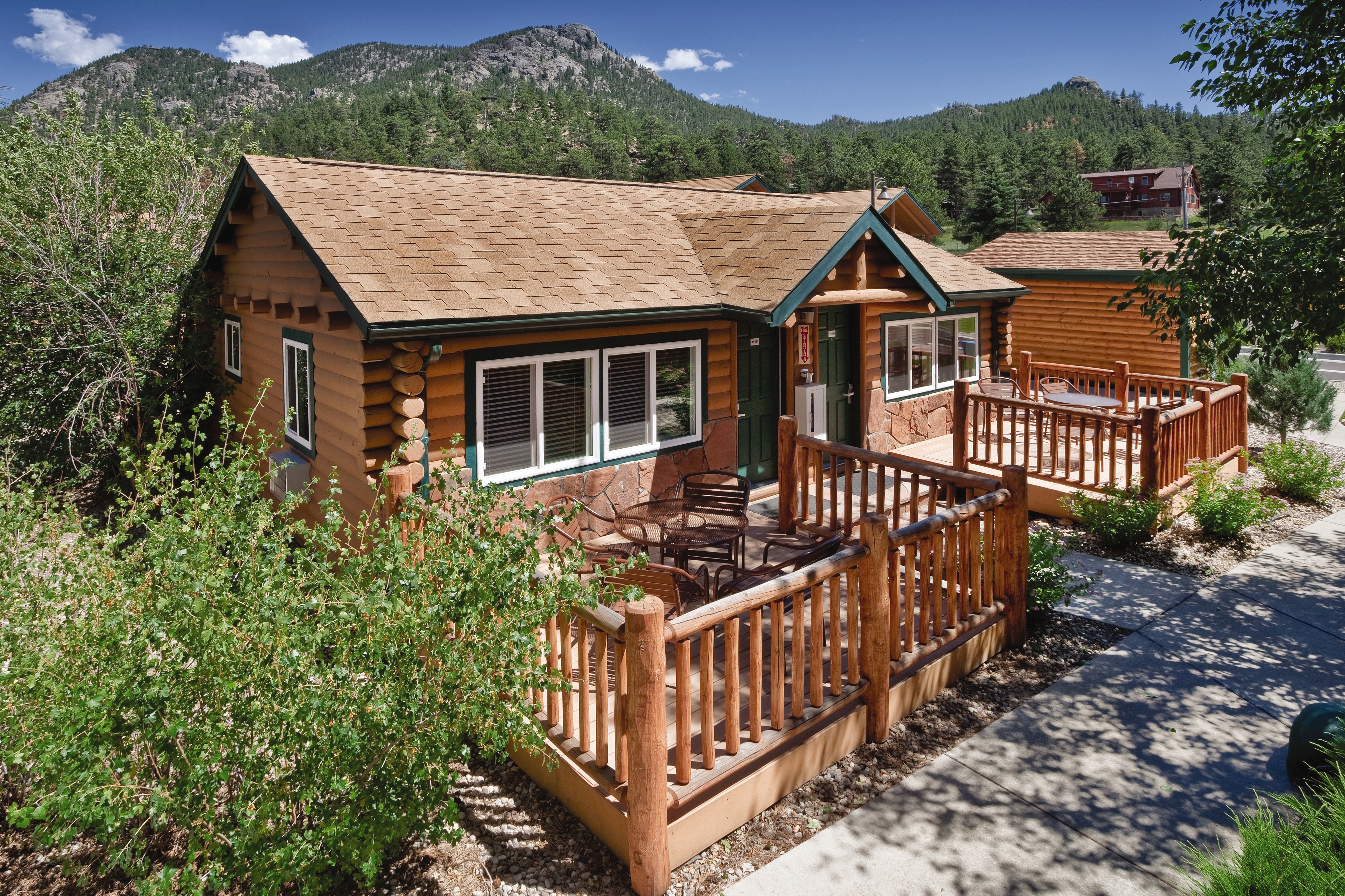 Exterior Day Image of WorldMark Estes Park hotel in Estes Park, Colorado