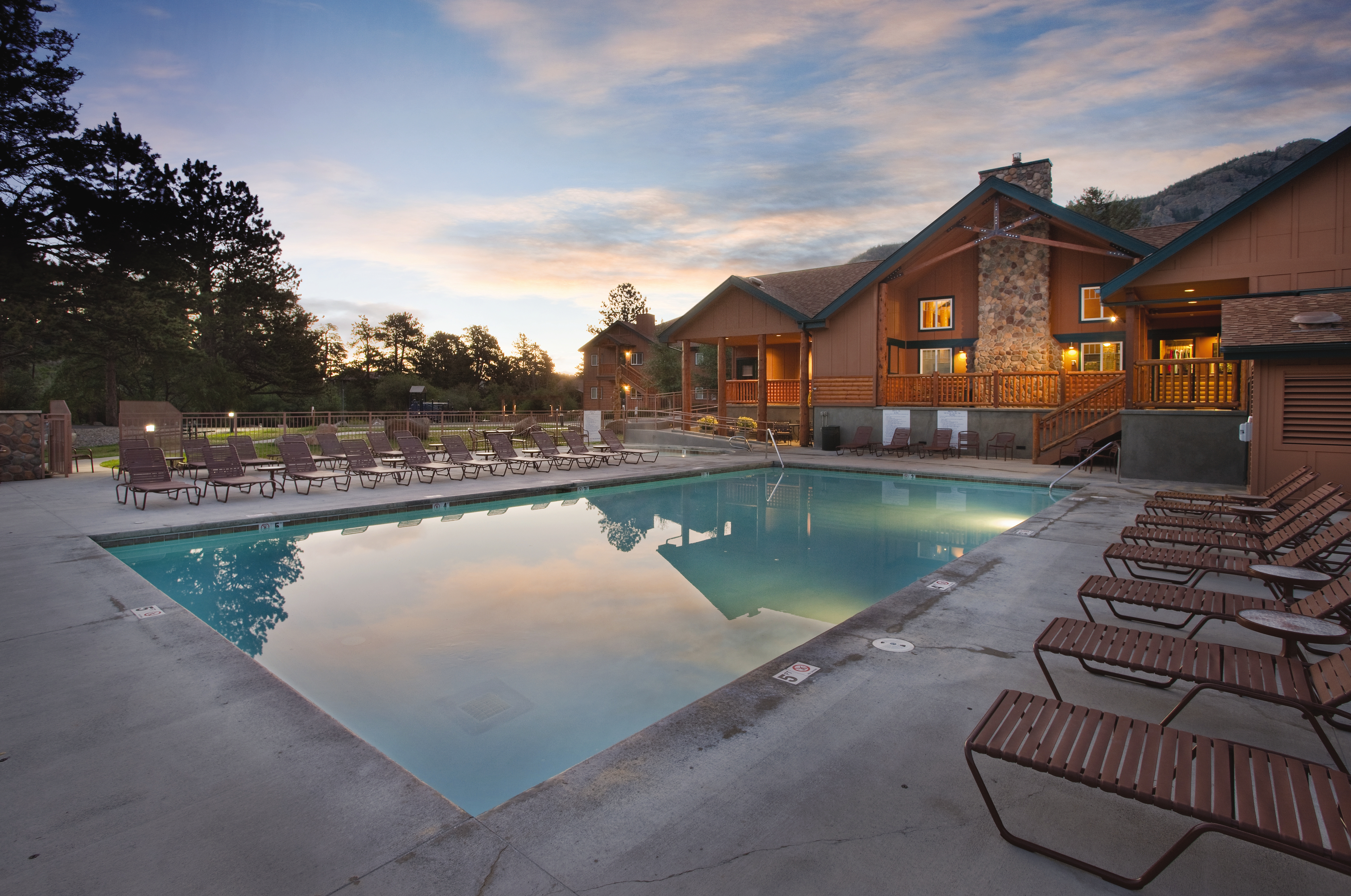 Exterior of WorldMark Estes Park hotel in Estes Park, Colorado