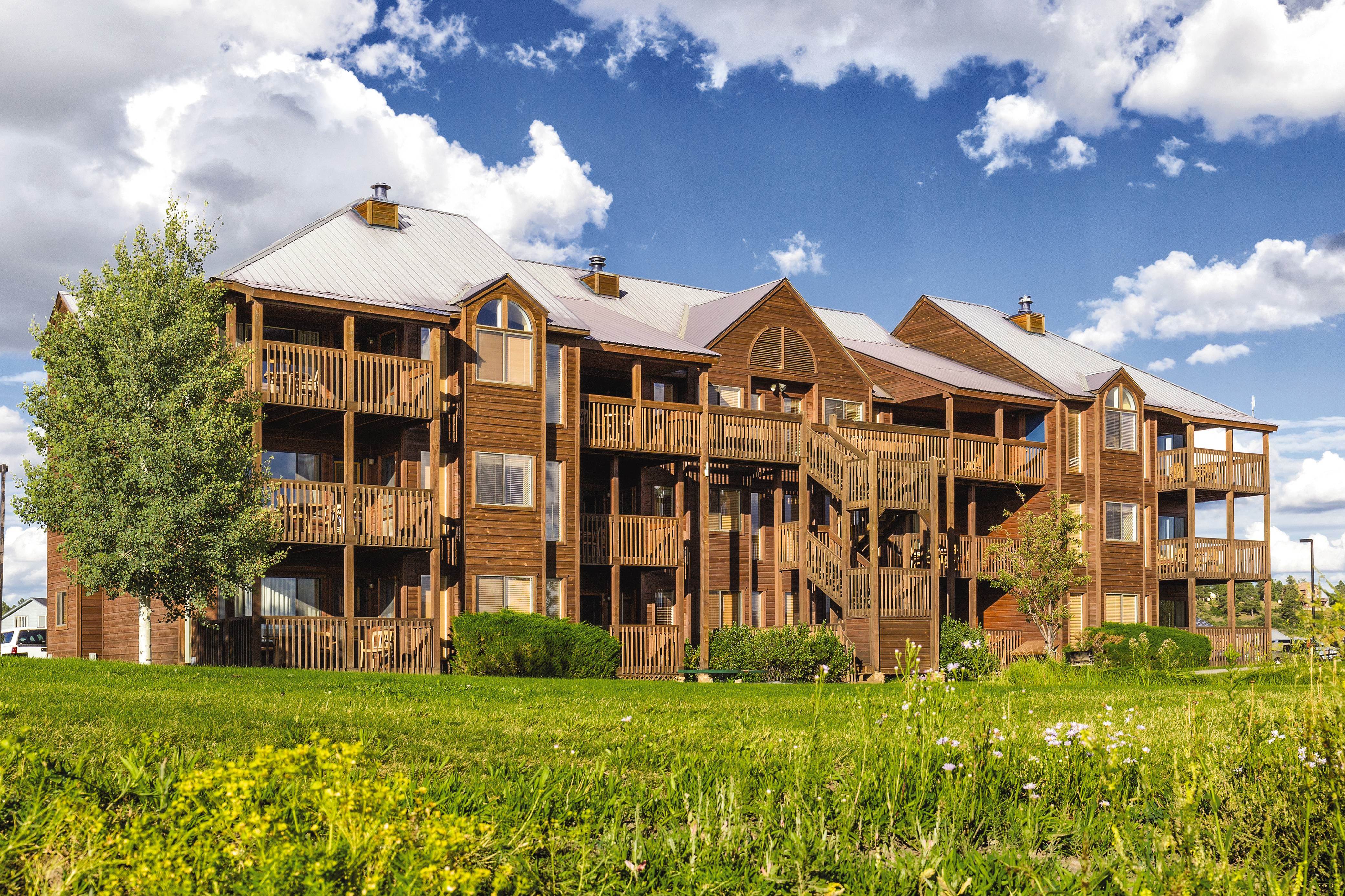 Exterior of Club Wyndham Pagosa hotel in Pagosa Springs, Colorado