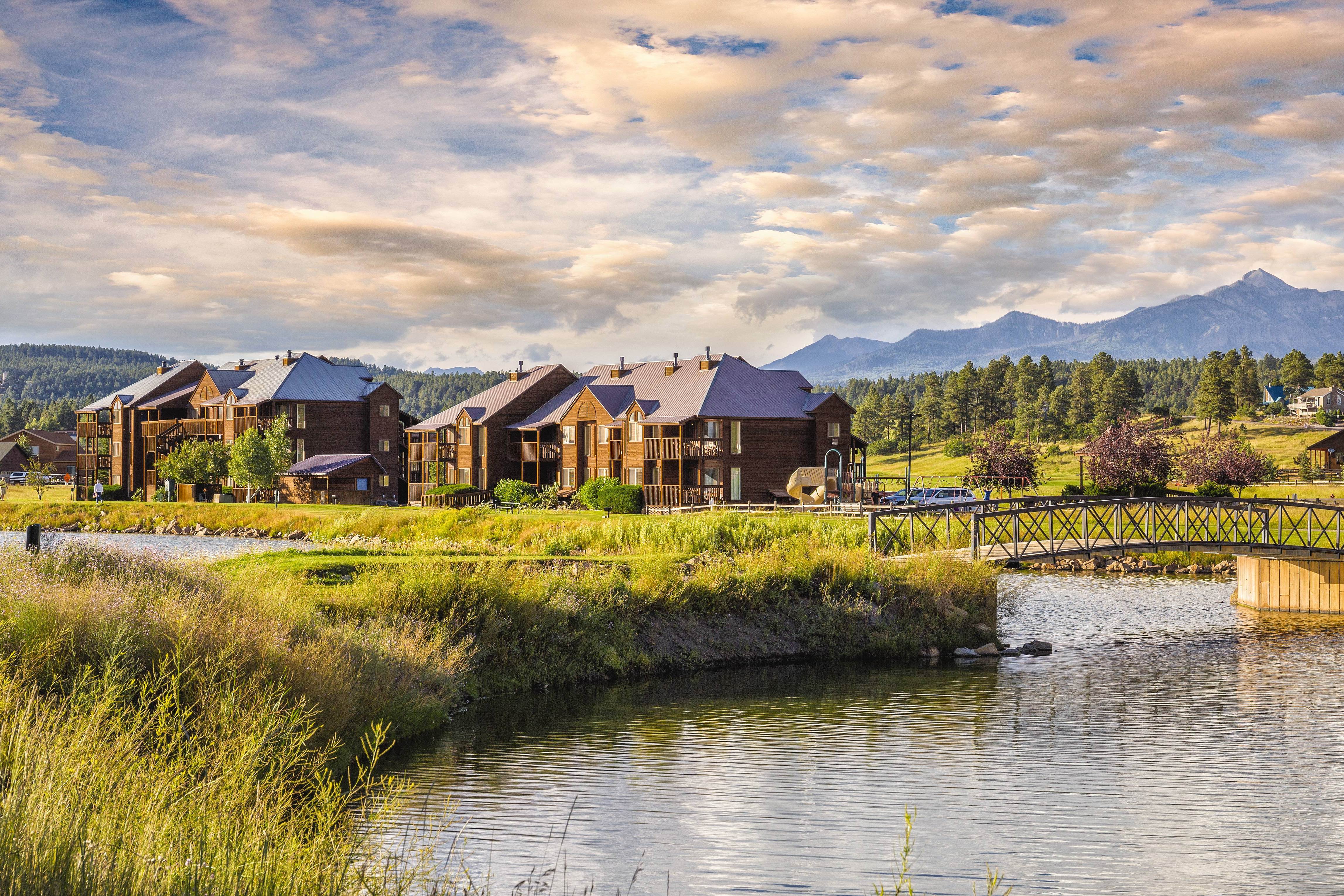 Exterior of Club Wyndham Pagosa hotel in Pagosa Springs, Colorado