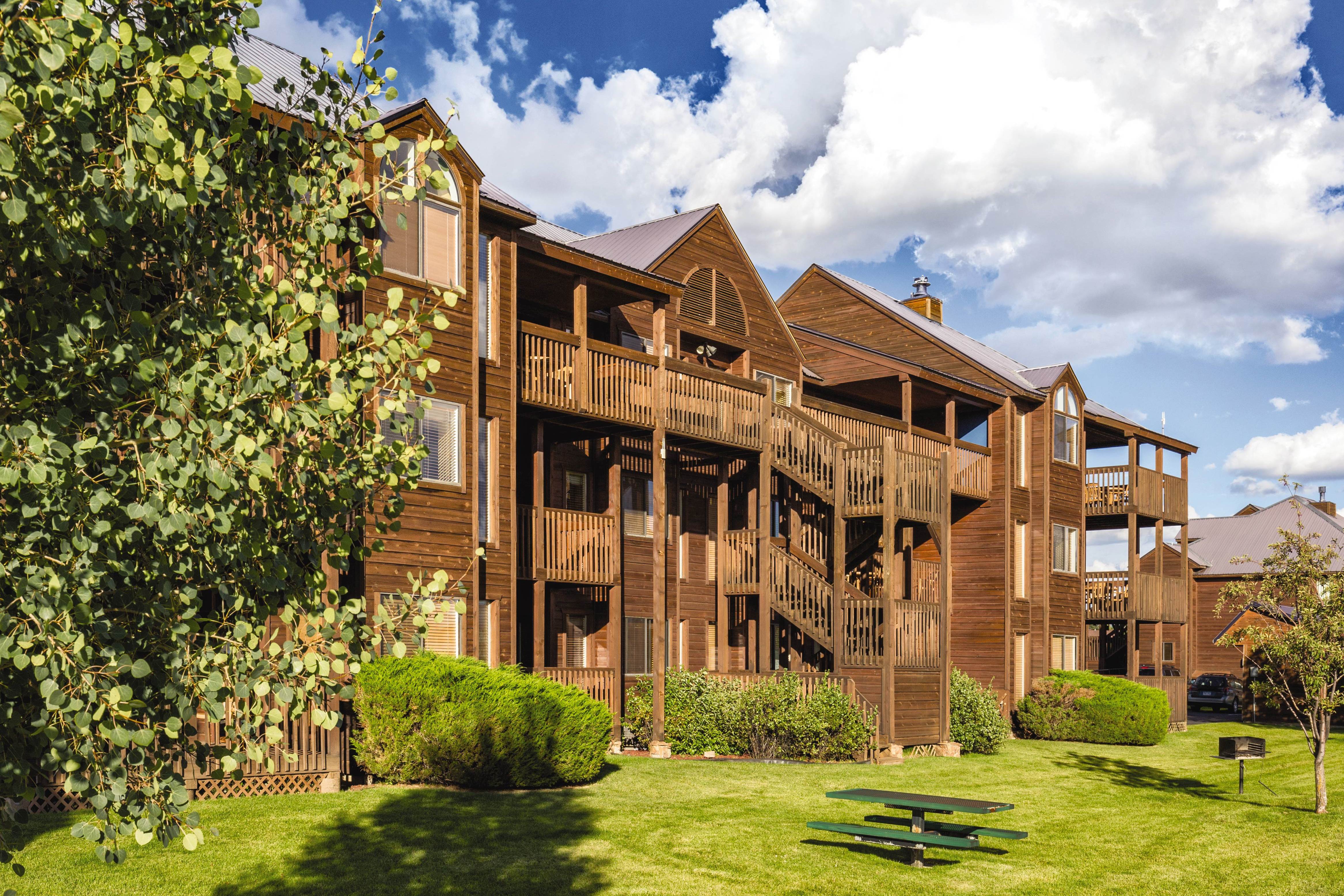 Exterior of Club Wyndham Pagosa hotel in Pagosa Springs, Colorado