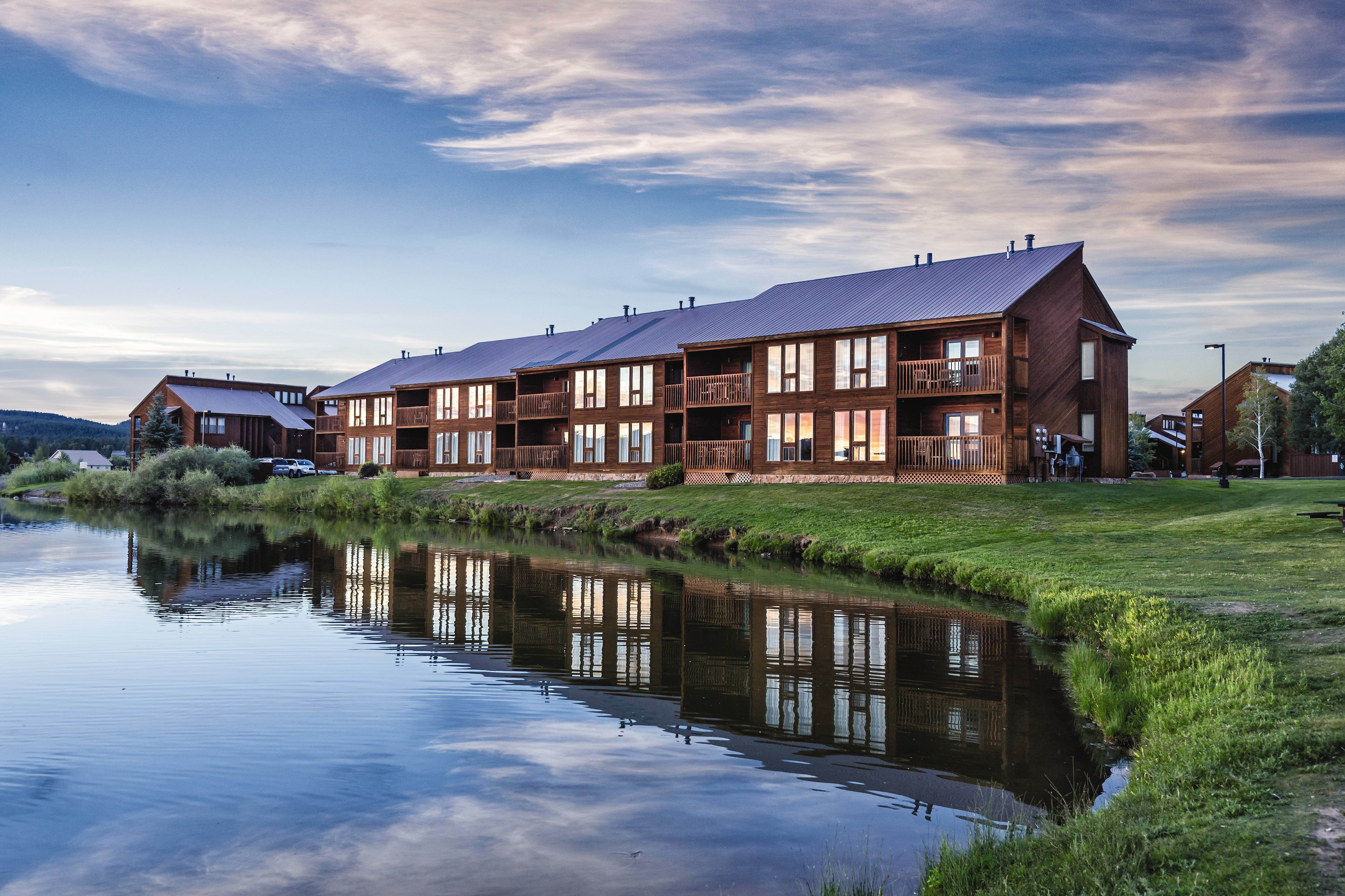 Exterior of Club Wyndham Pagosa hotel in Pagosa Springs, Colorado