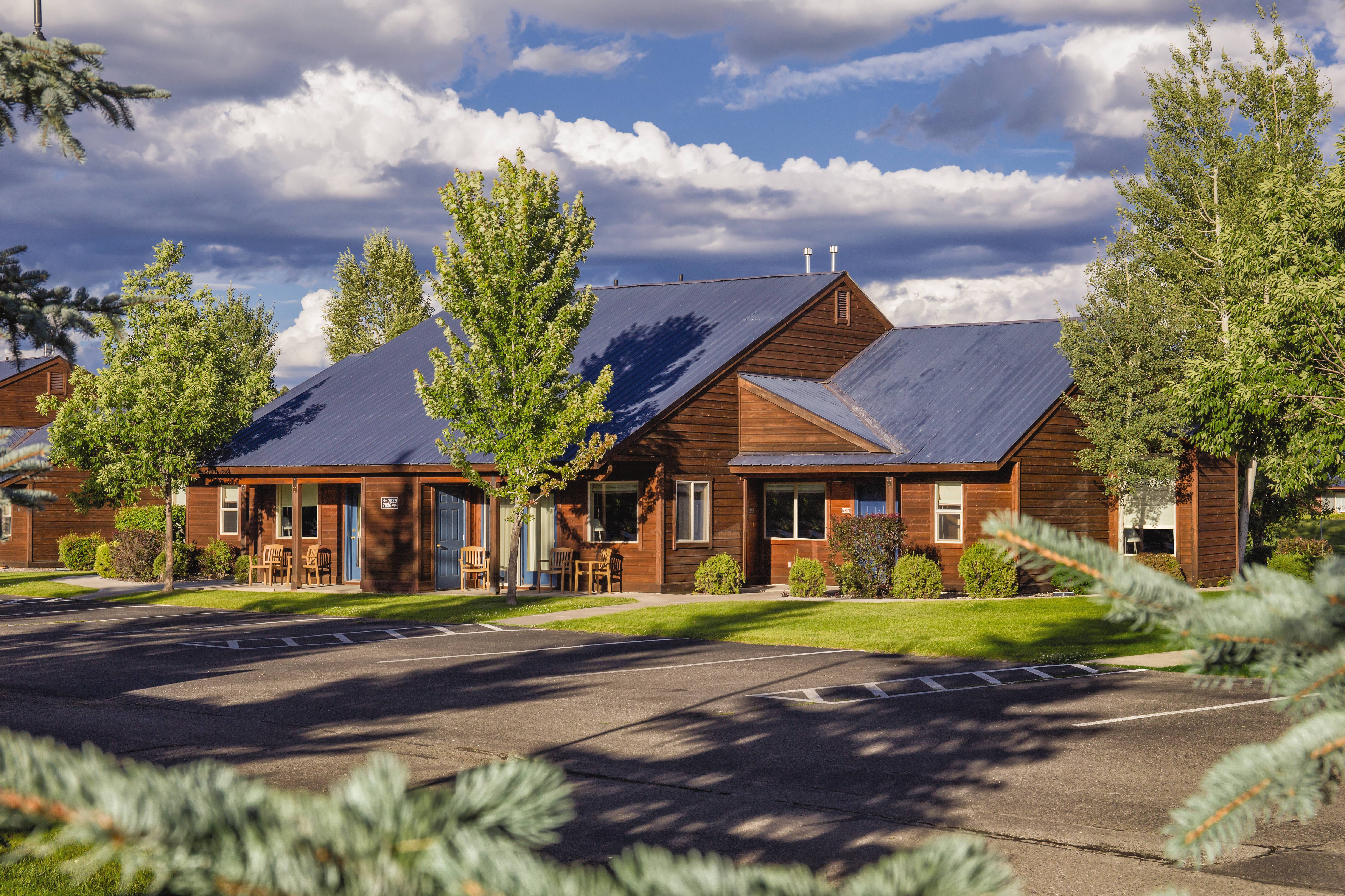 Exterior of Club Wyndham Pagosa hotel in Pagosa Springs, Colorado