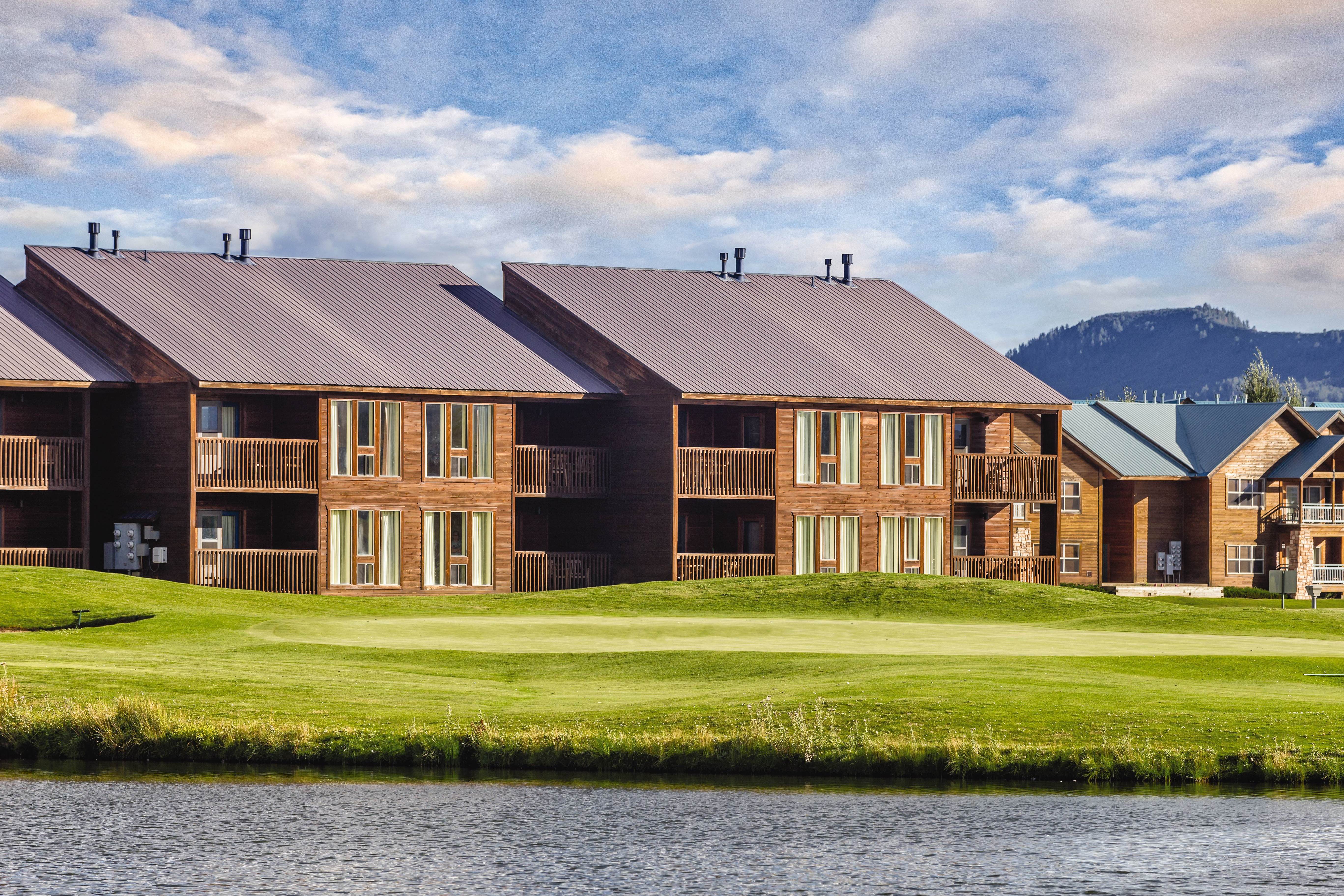 Exterior of Club Wyndham Pagosa hotel in Pagosa Springs, Colorado
