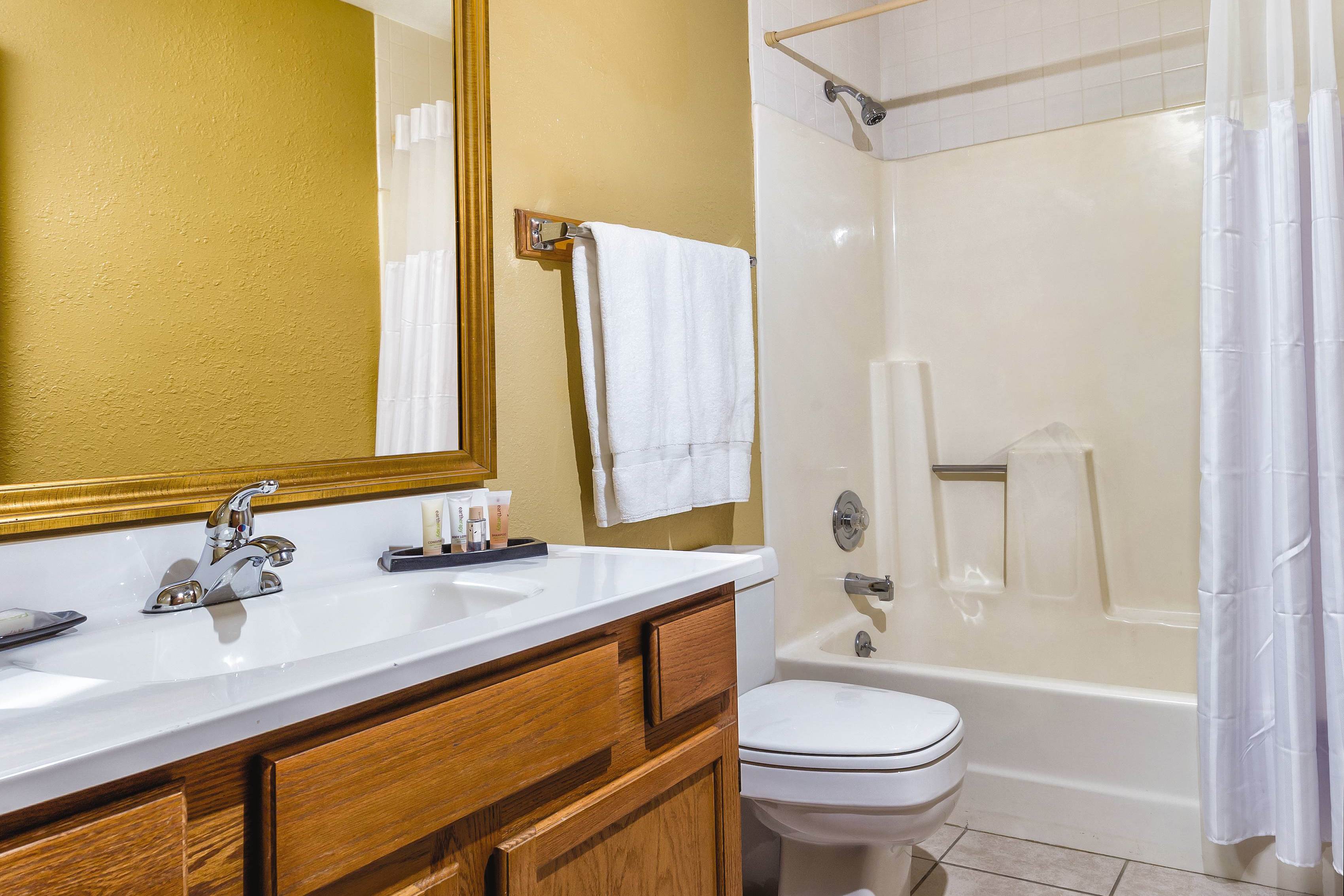 Guest room bath at the Club Wyndham Pagosa in Pagosa Springs, Colorado