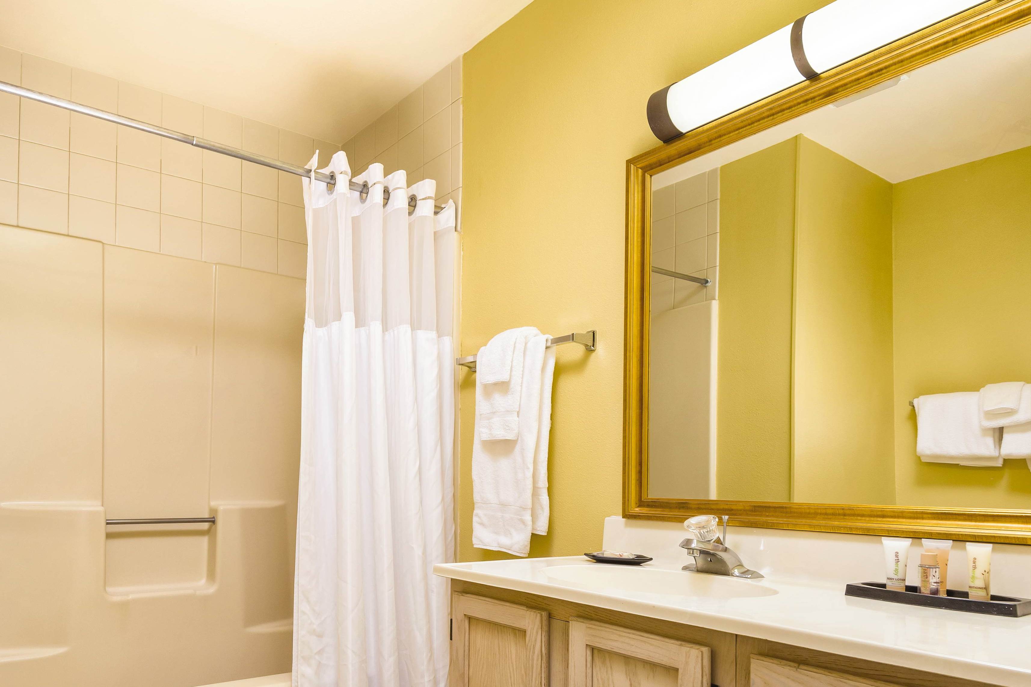 Guest room bath at the Club Wyndham Pagosa in Pagosa Springs, Colorado