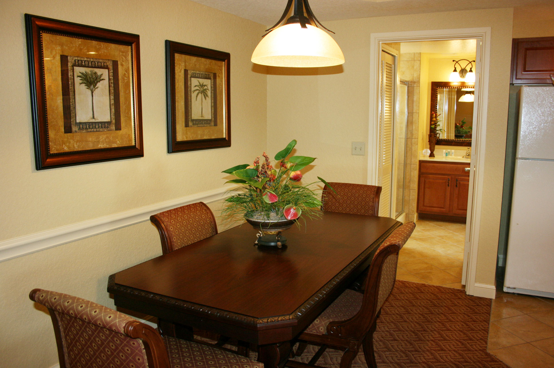 Club Wyndham Bonnet Creek Resort suite dining area in Lake Buena Vista, Florida