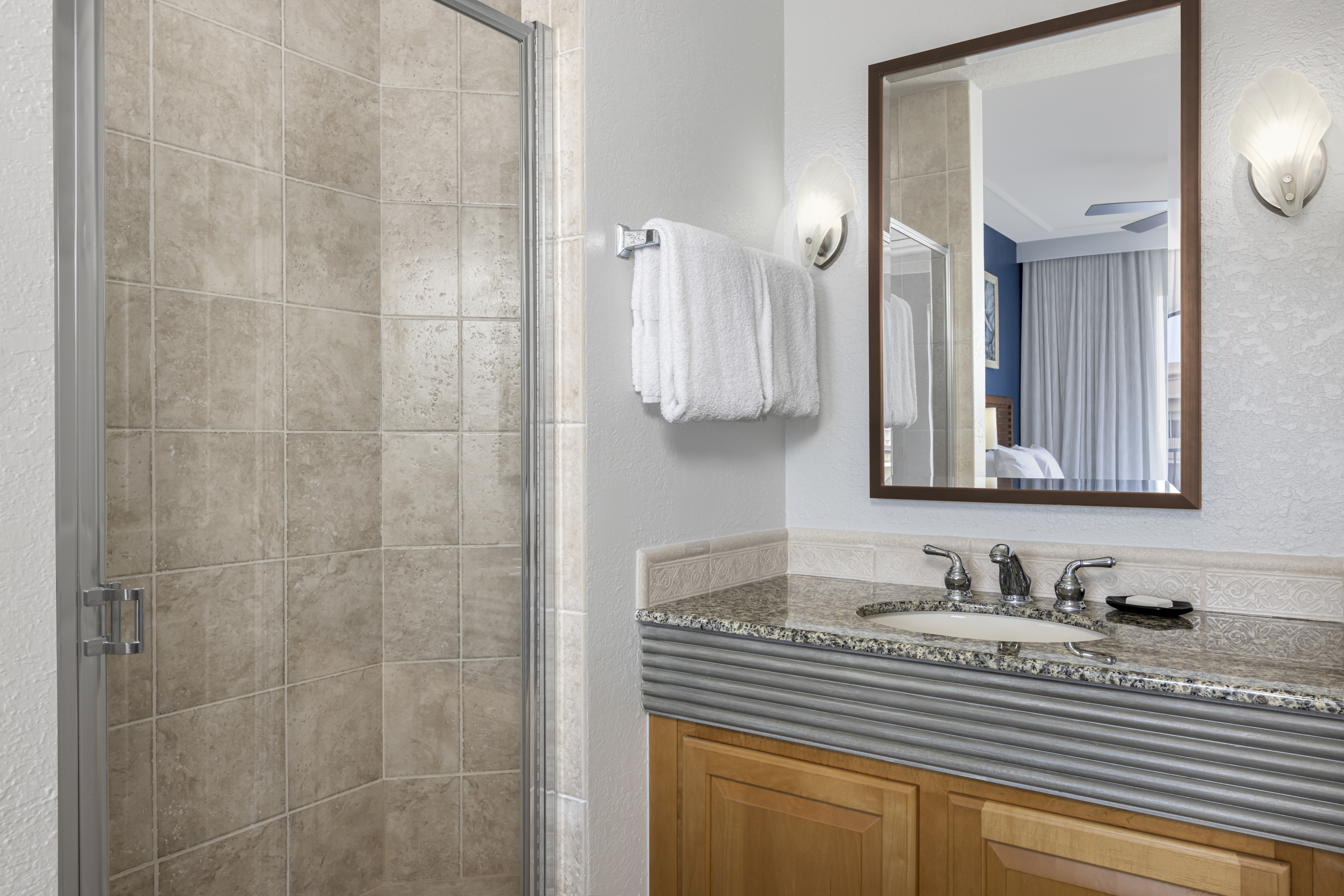 Guest room bath at the Club Wyndham Palm-Aire in North Pompano Beach, Florida