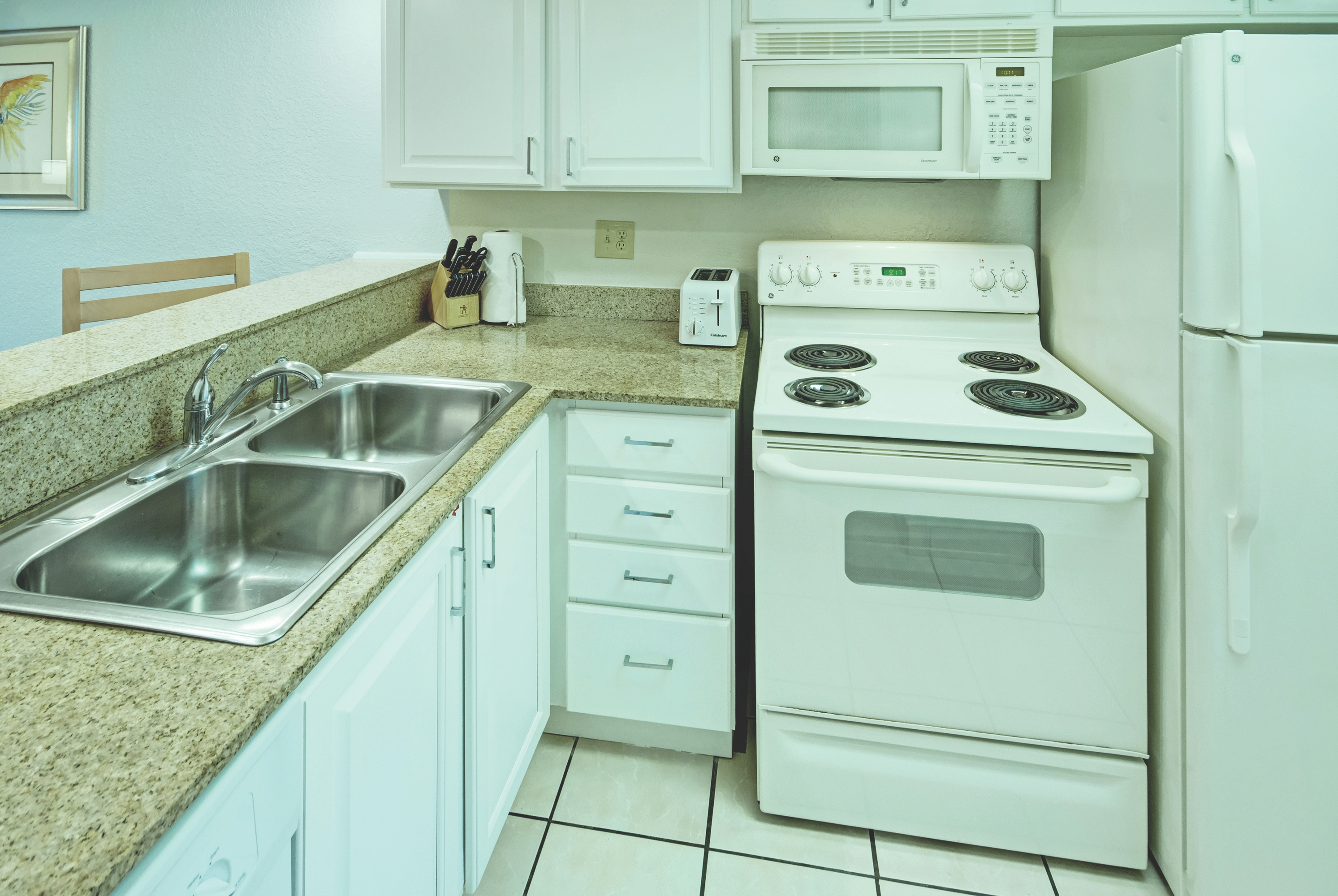 Guest room at the Club Wyndham Orlando International in Orlando, Florida