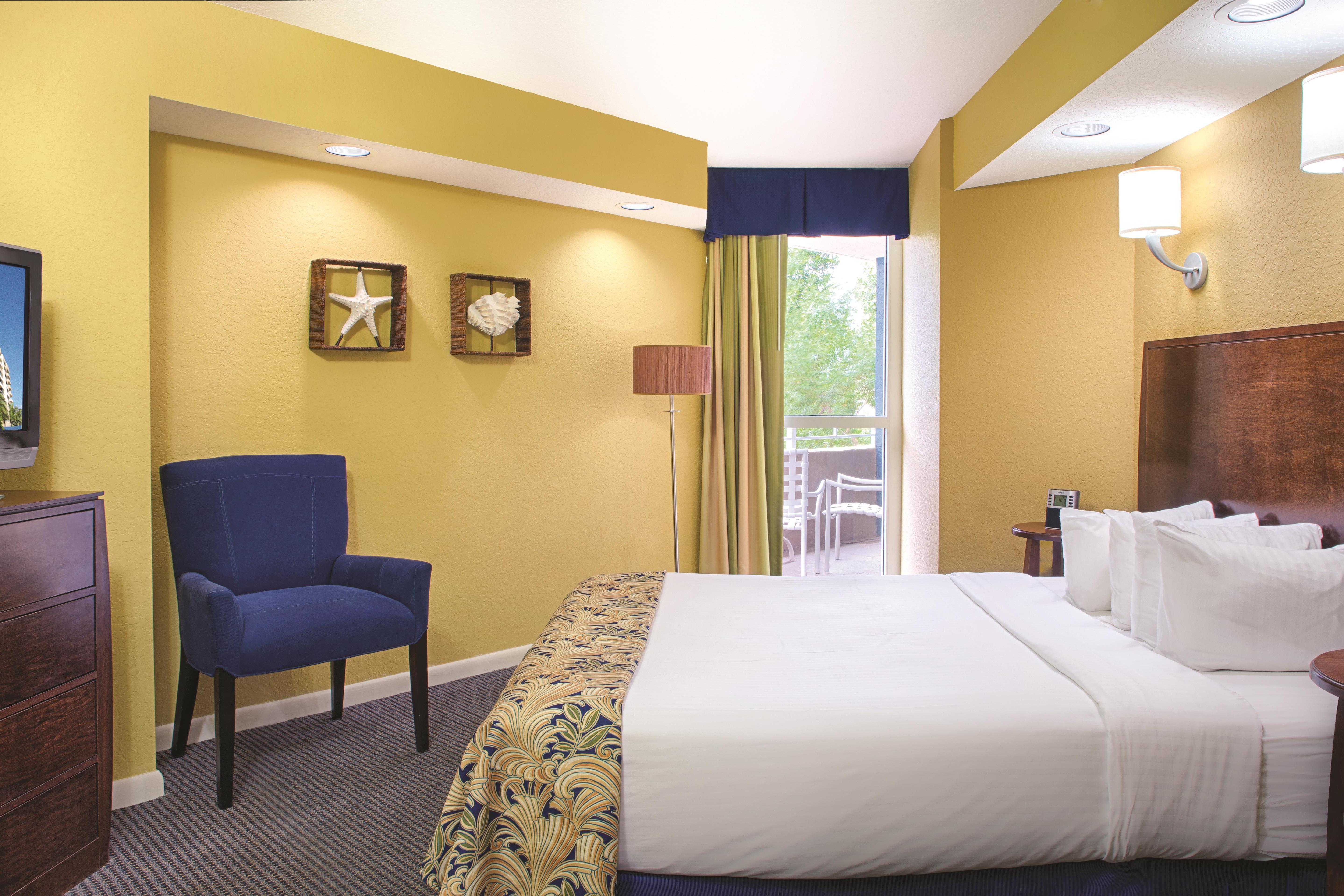 Guest room at the Club Wyndham Santa Barbara in Pompano Beach, Florida