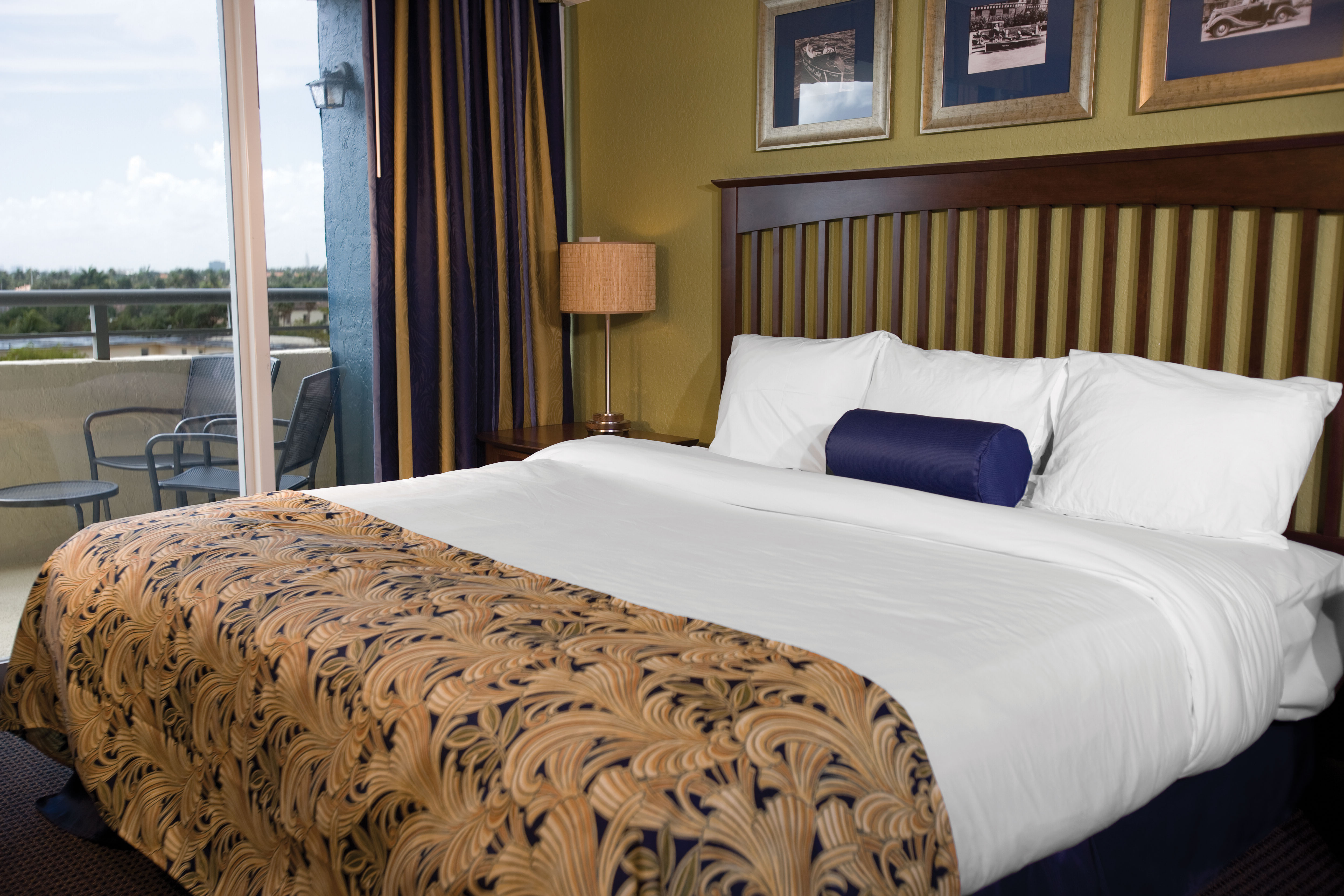 Guest room at the Club Wyndham Santa Barbara in Pompano Beach, Florida