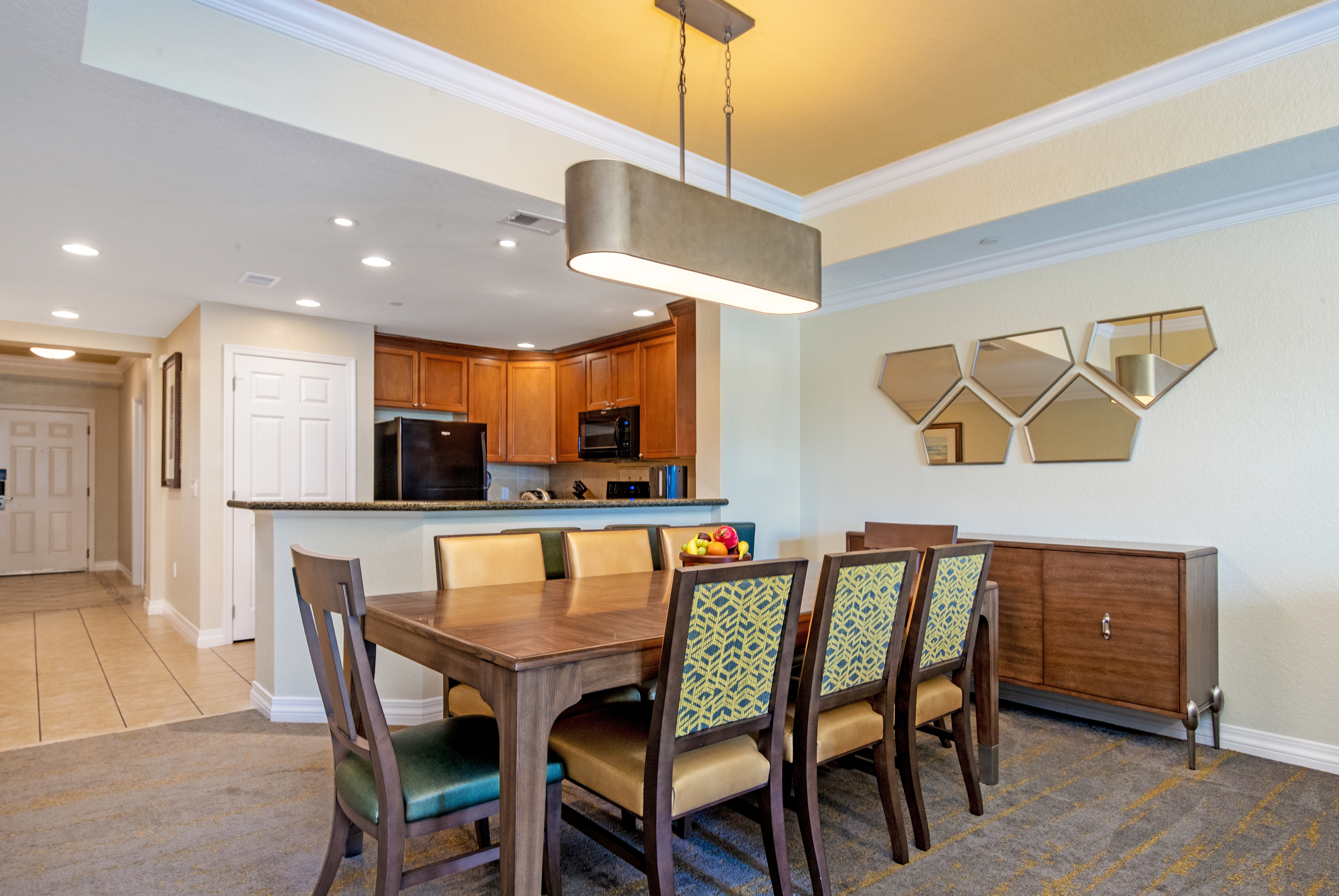 WorldMark Reunion suite dining area in Reunion, Florida