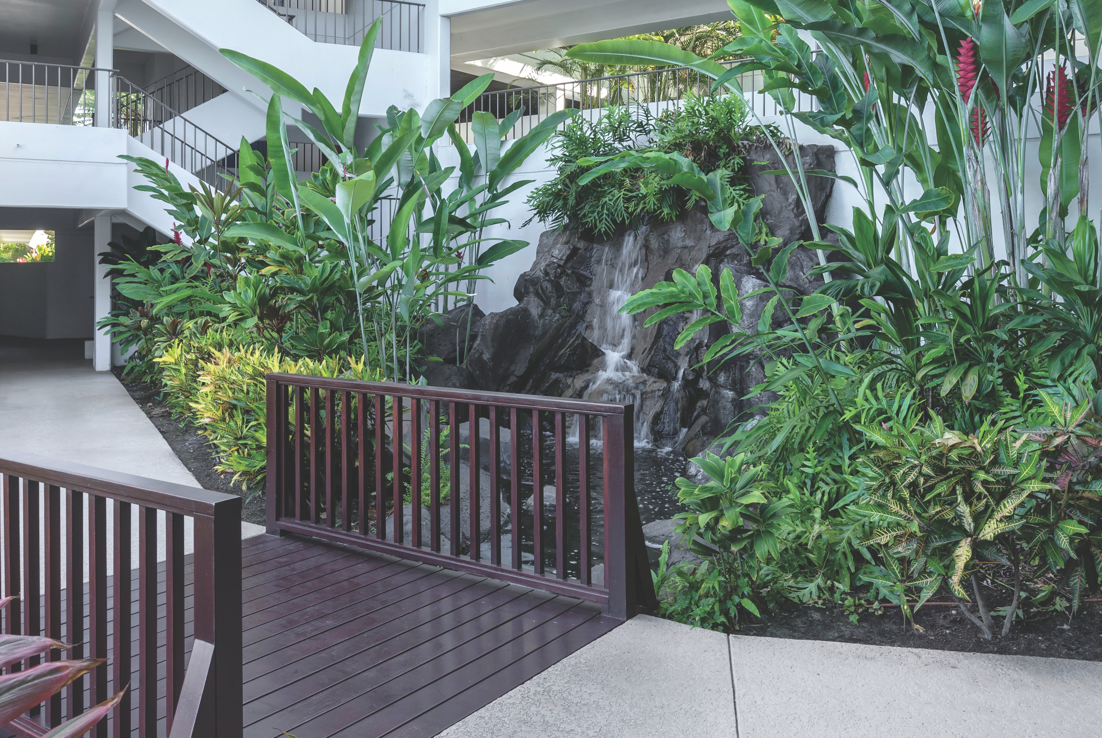 Exterior of Club Wyndham Royal Sea Cliff hotel in Kailua Kona, Hawaii