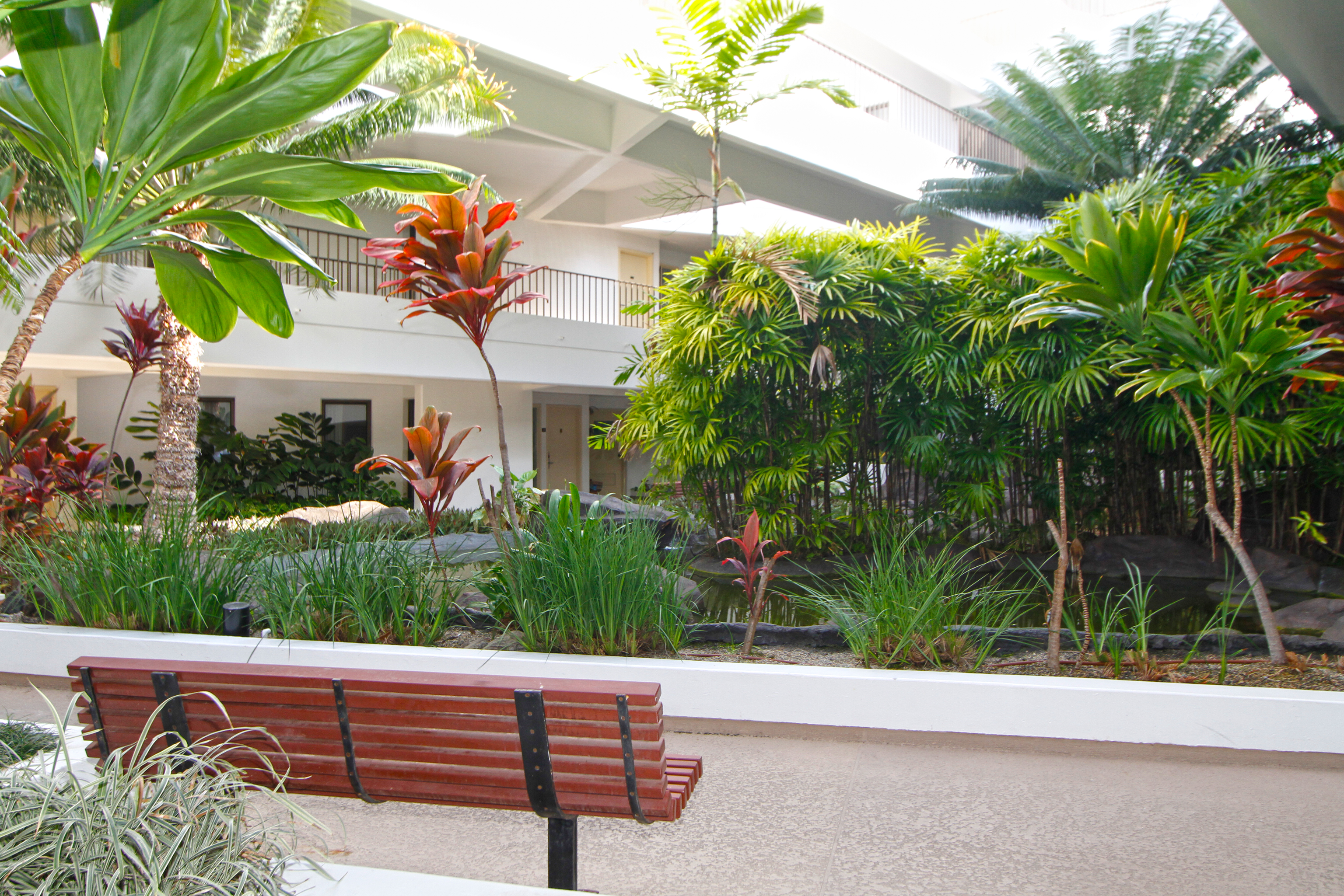 Exterior of Club Wyndham Royal Sea Cliff hotel in Kailua Kona, Hawaii