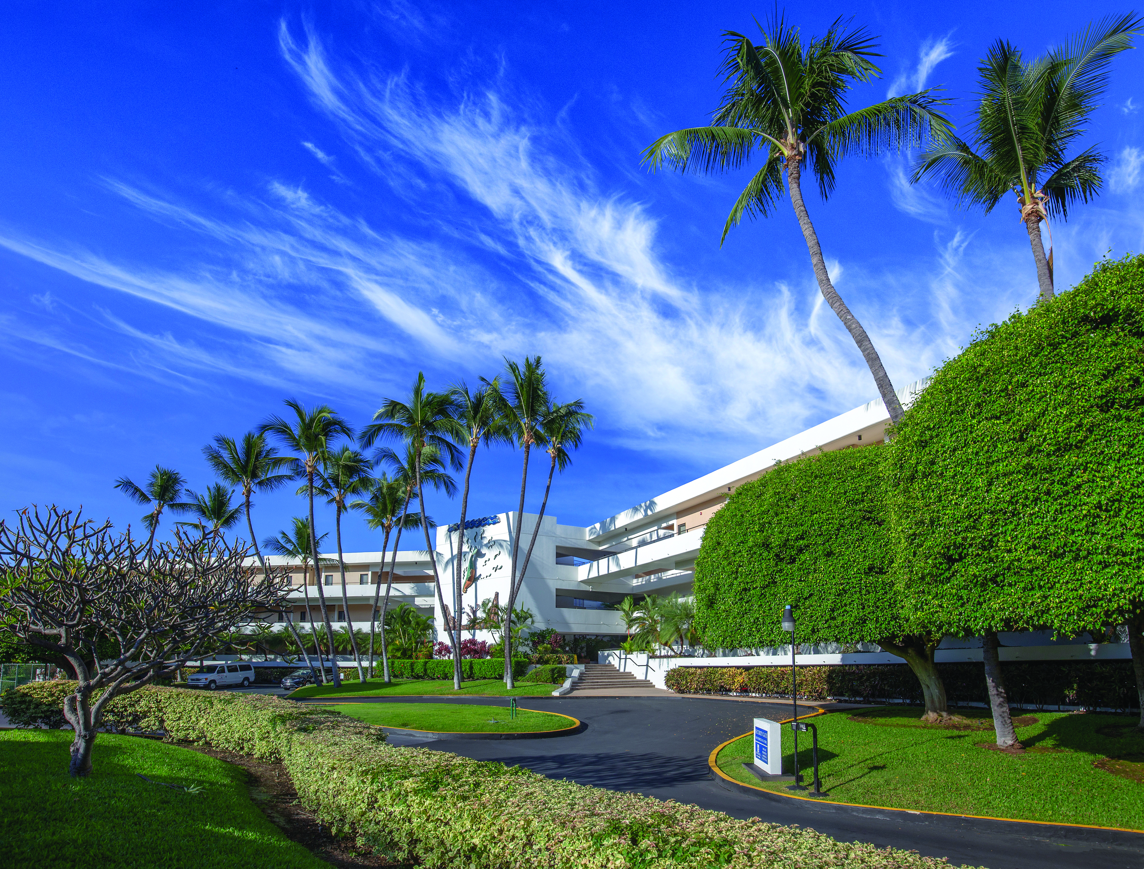 Exterior of Club Wyndham Royal Sea Cliff hotel in Kailua Kona, Hawaii