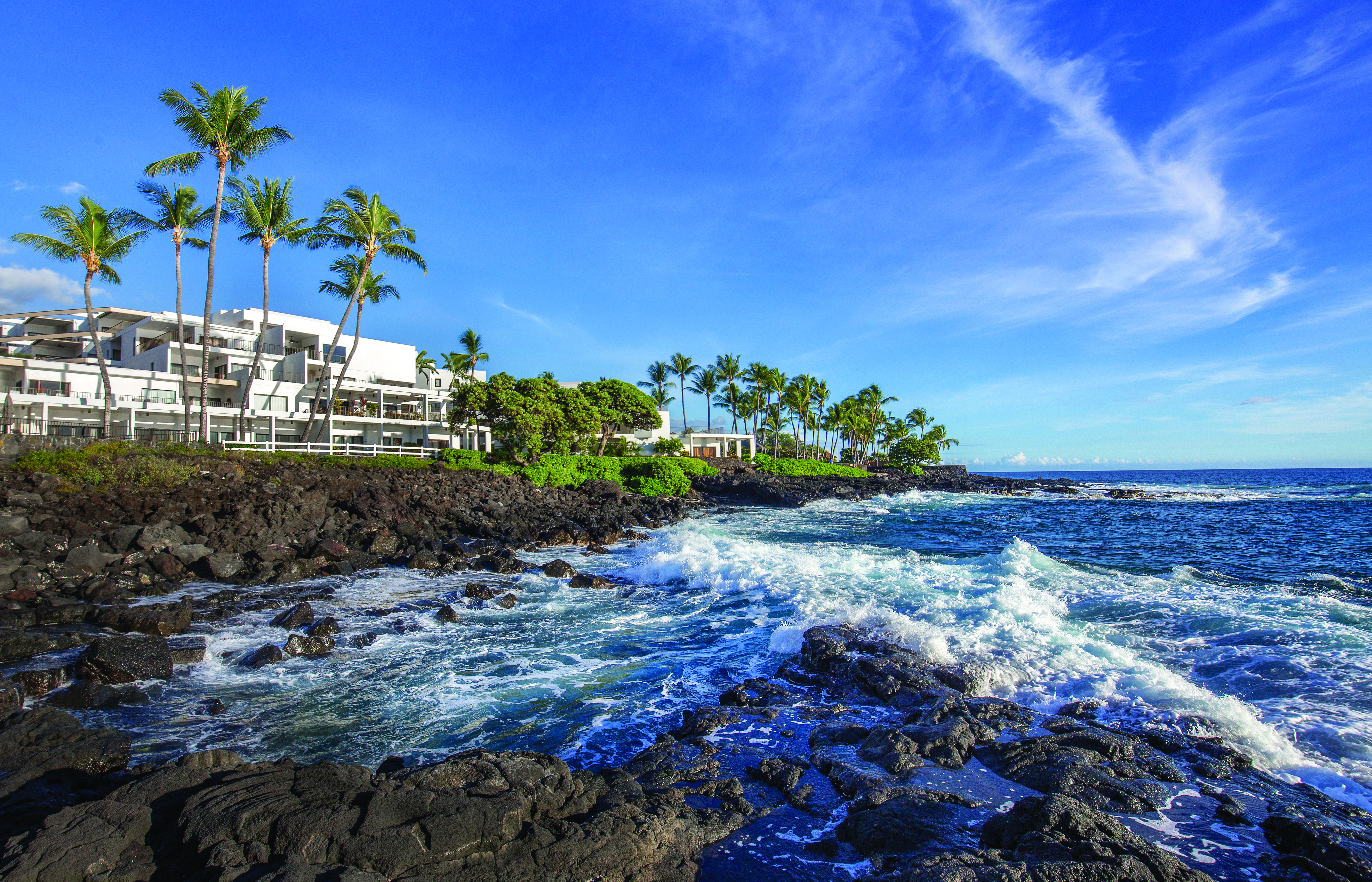 Exterior of Club Wyndham Royal Sea Cliff hotel in Kailua Kona, Hawaii
