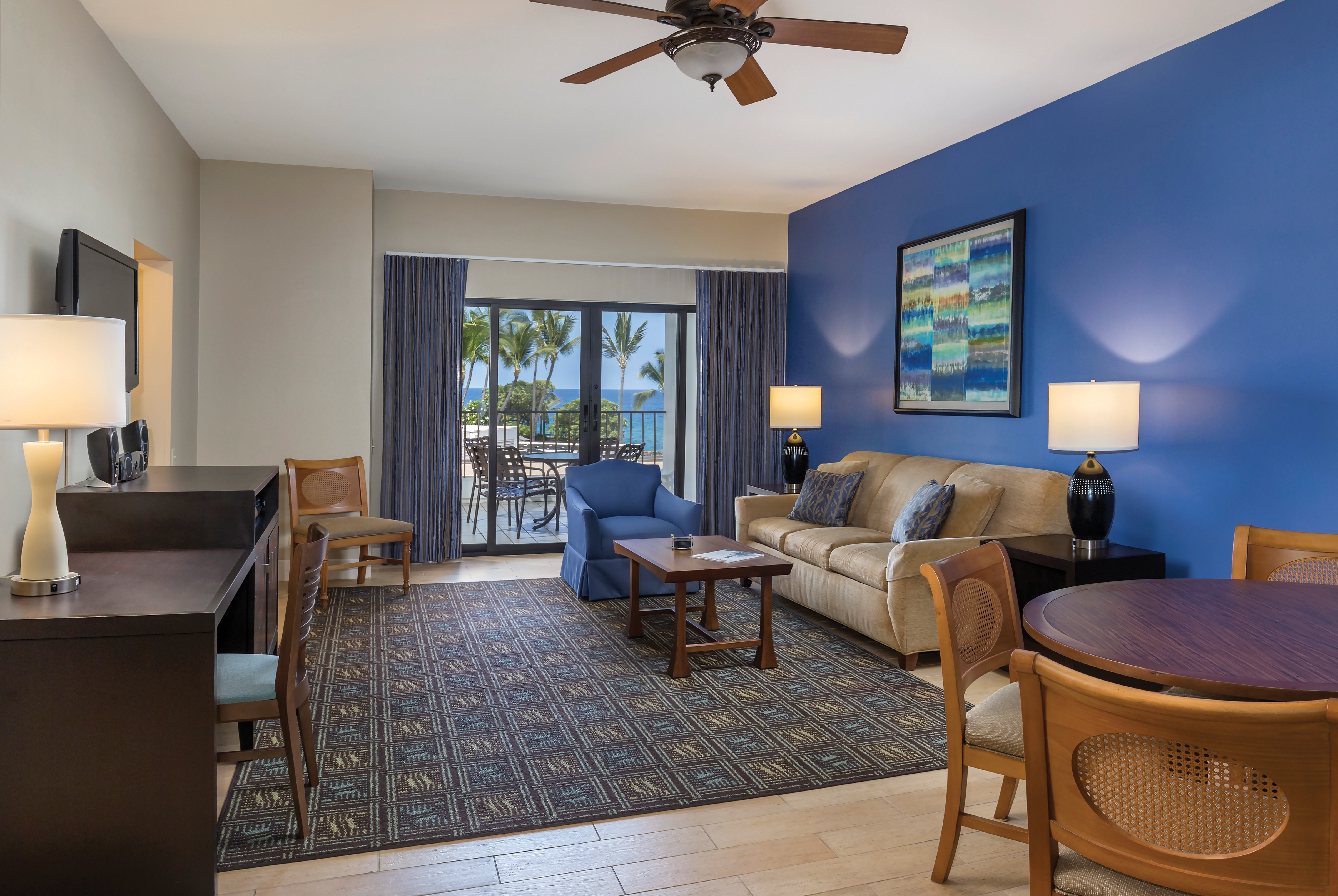 Guest room at the Club Wyndham Royal Sea Cliff in Kailua Kona, Hawaii