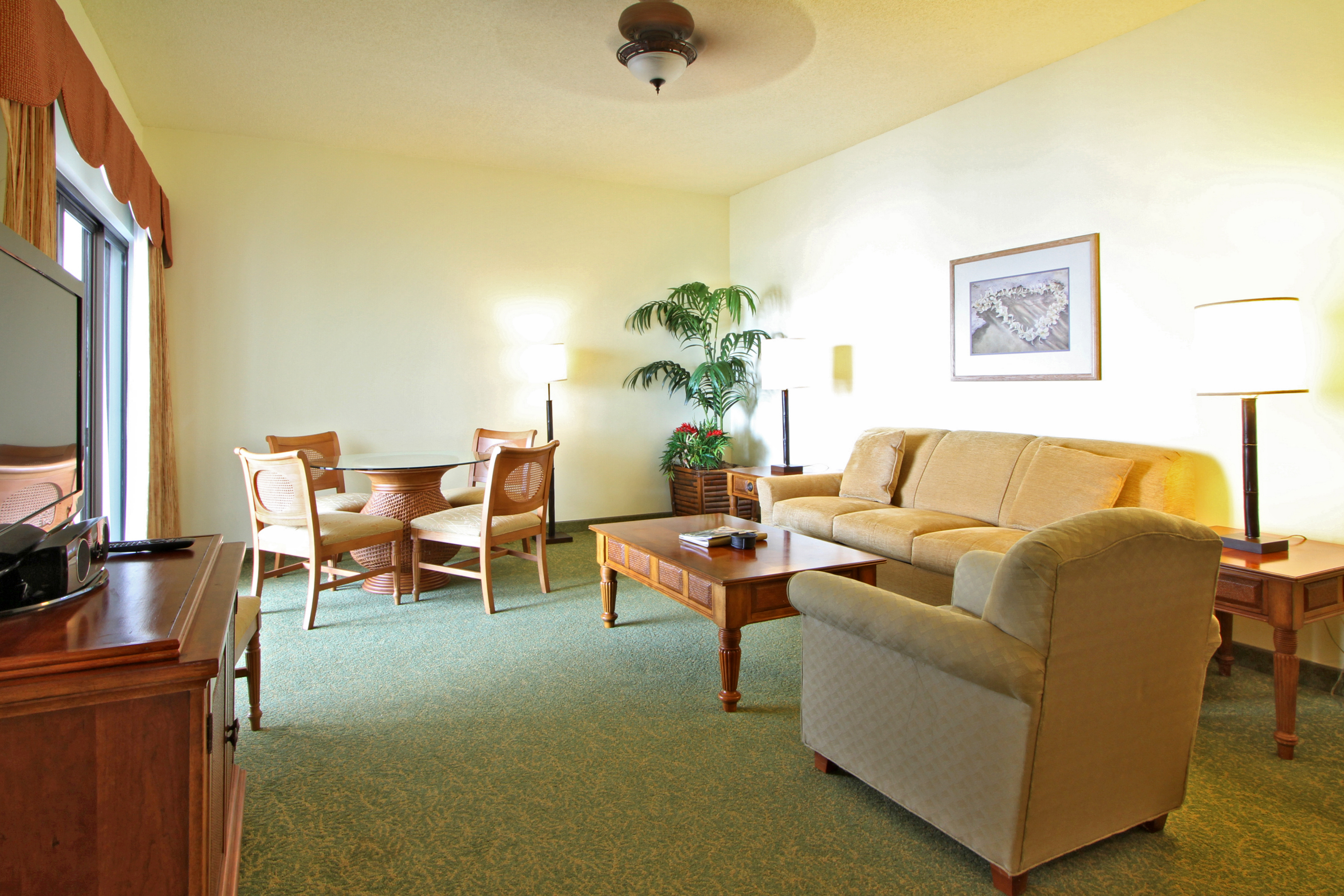Guest room at the Club Wyndham Royal Sea Cliff in Kailua Kona, Hawaii