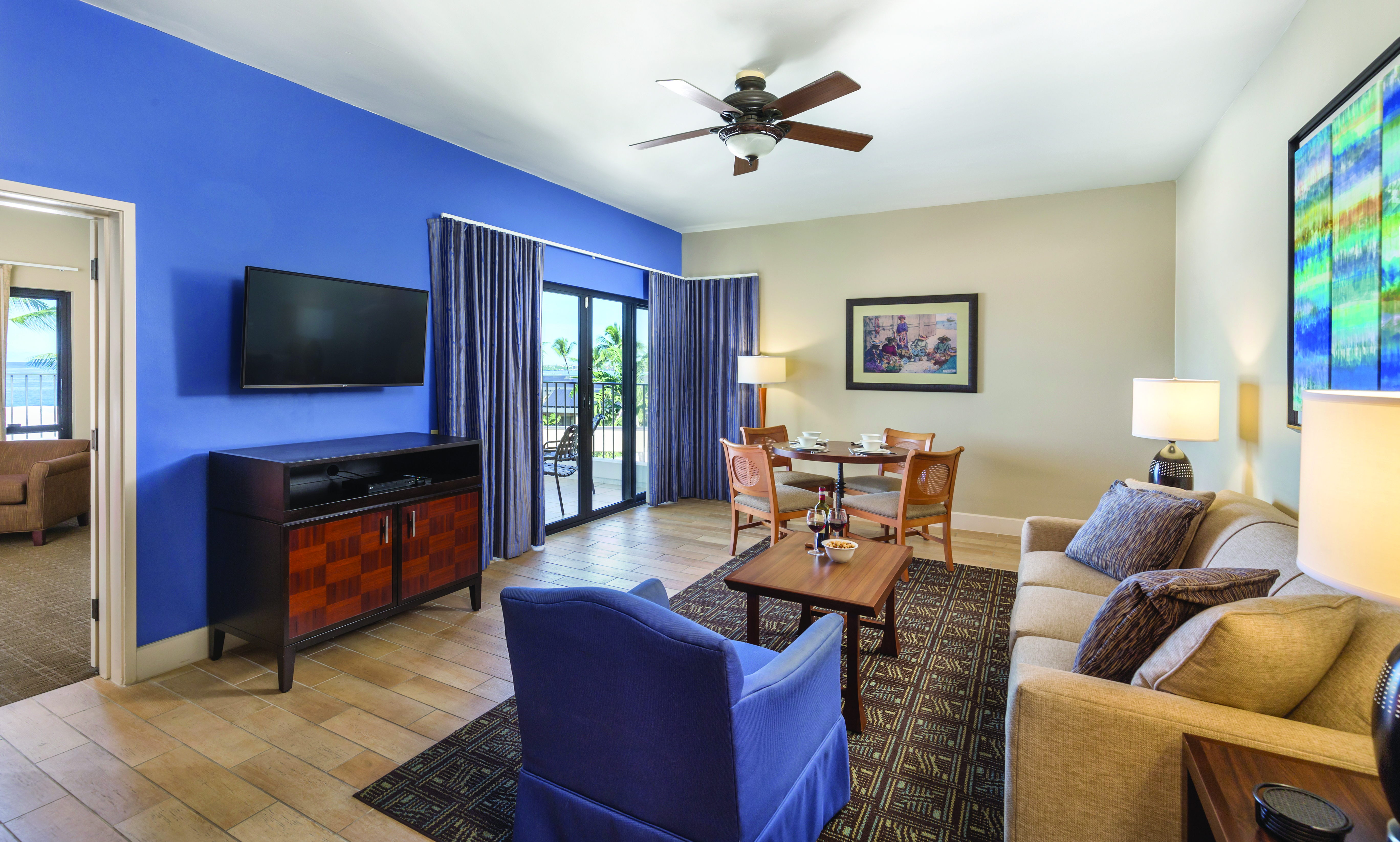 Guest room at the Club Wyndham Royal Sea Cliff in Kailua Kona, Hawaii