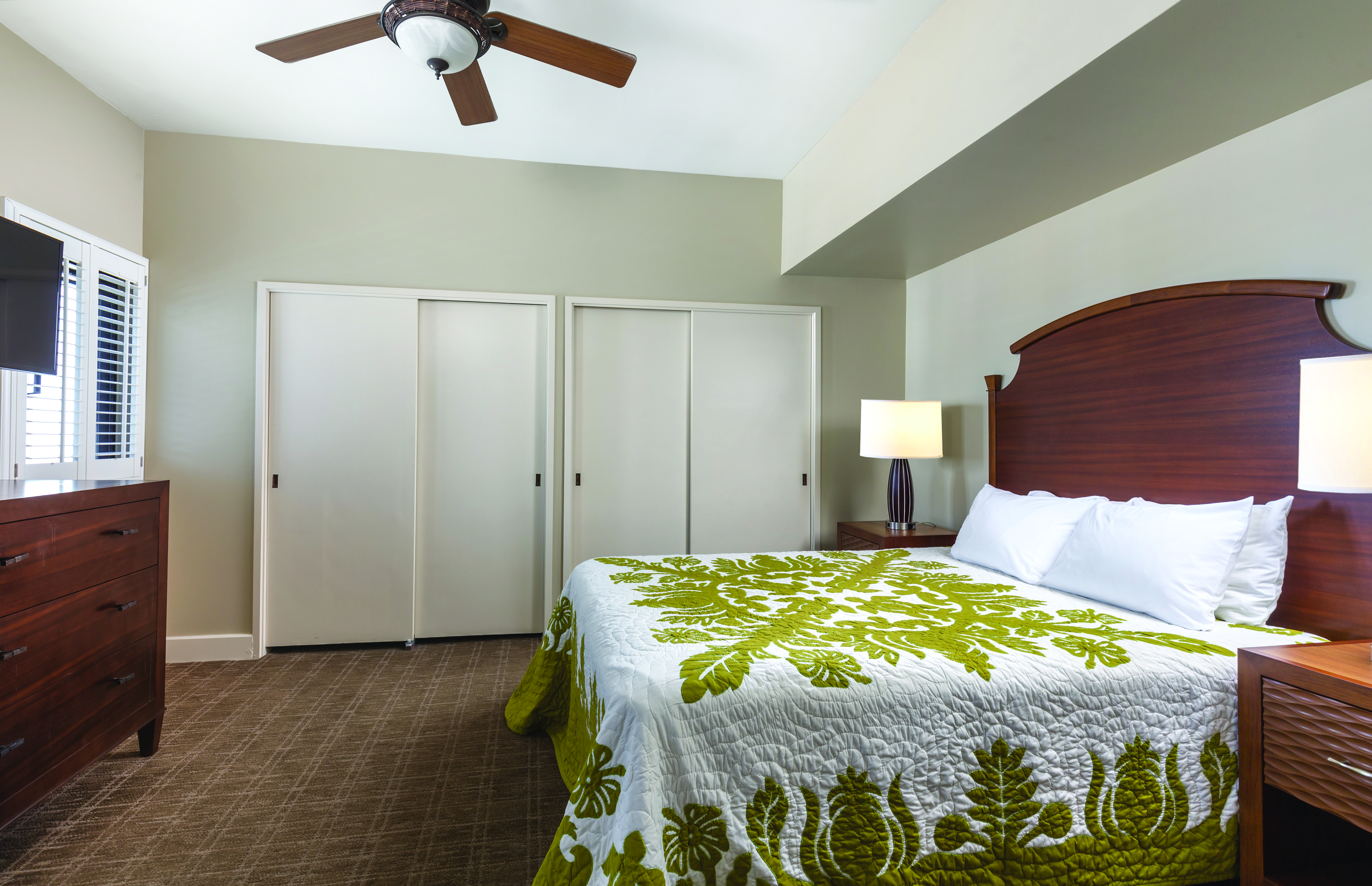 Guest room at the Club Wyndham Royal Sea Cliff in Kailua Kona, Hawaii