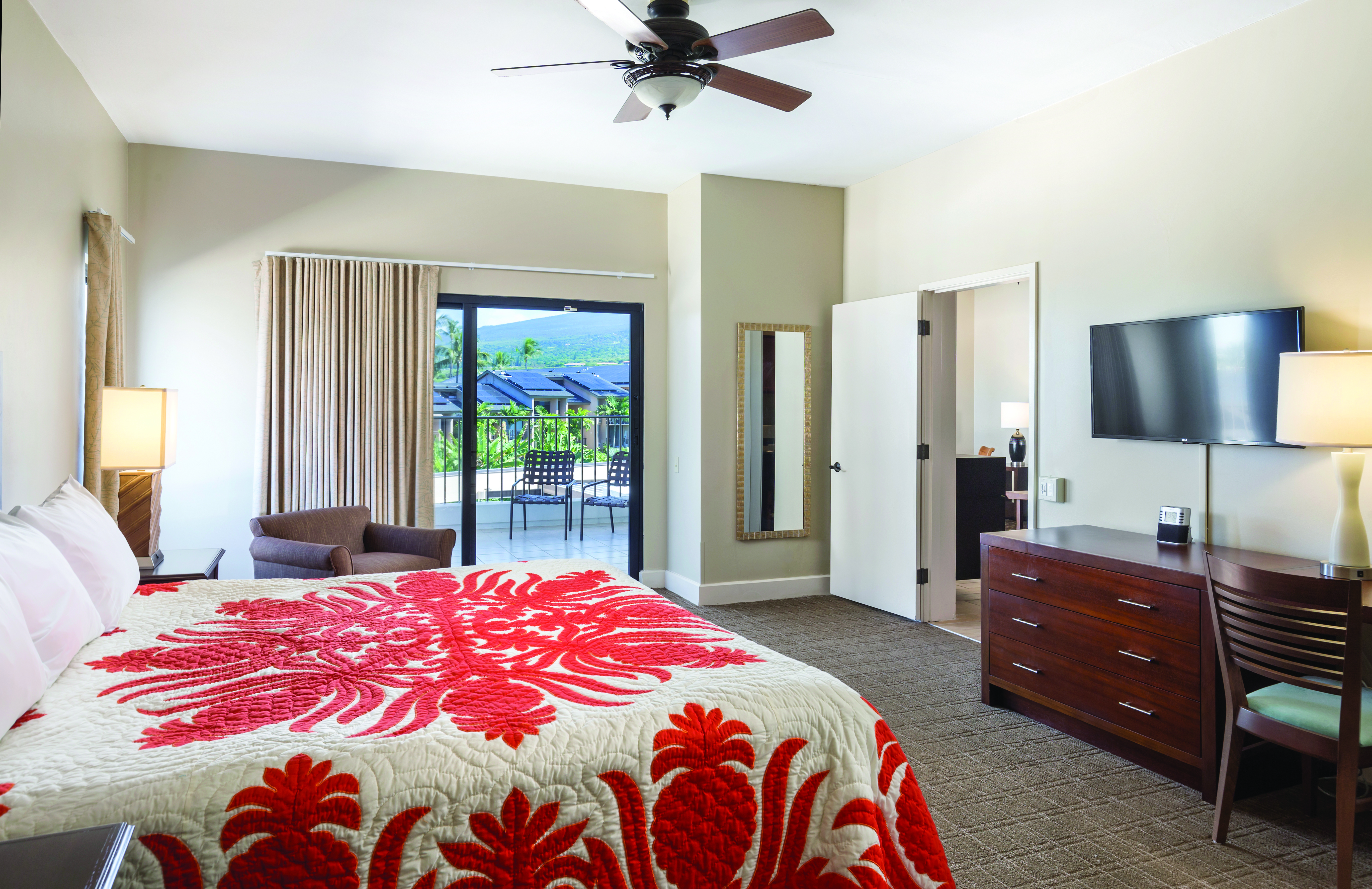 Guest room at the Club Wyndham Royal Sea Cliff in Kailua Kona, Hawaii