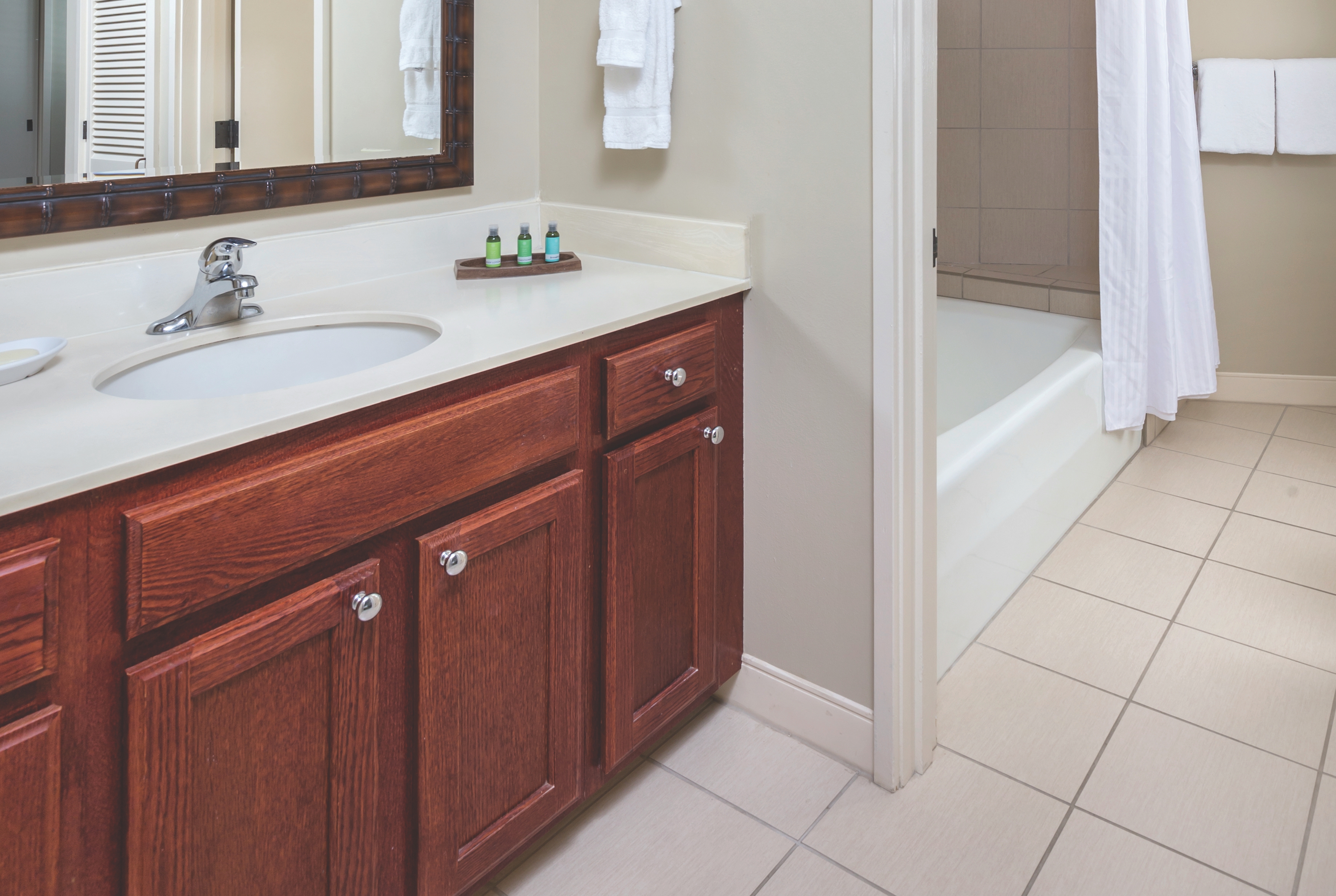 Guest room at the Club Wyndham Royal Sea Cliff in Kailua Kona, Hawaii