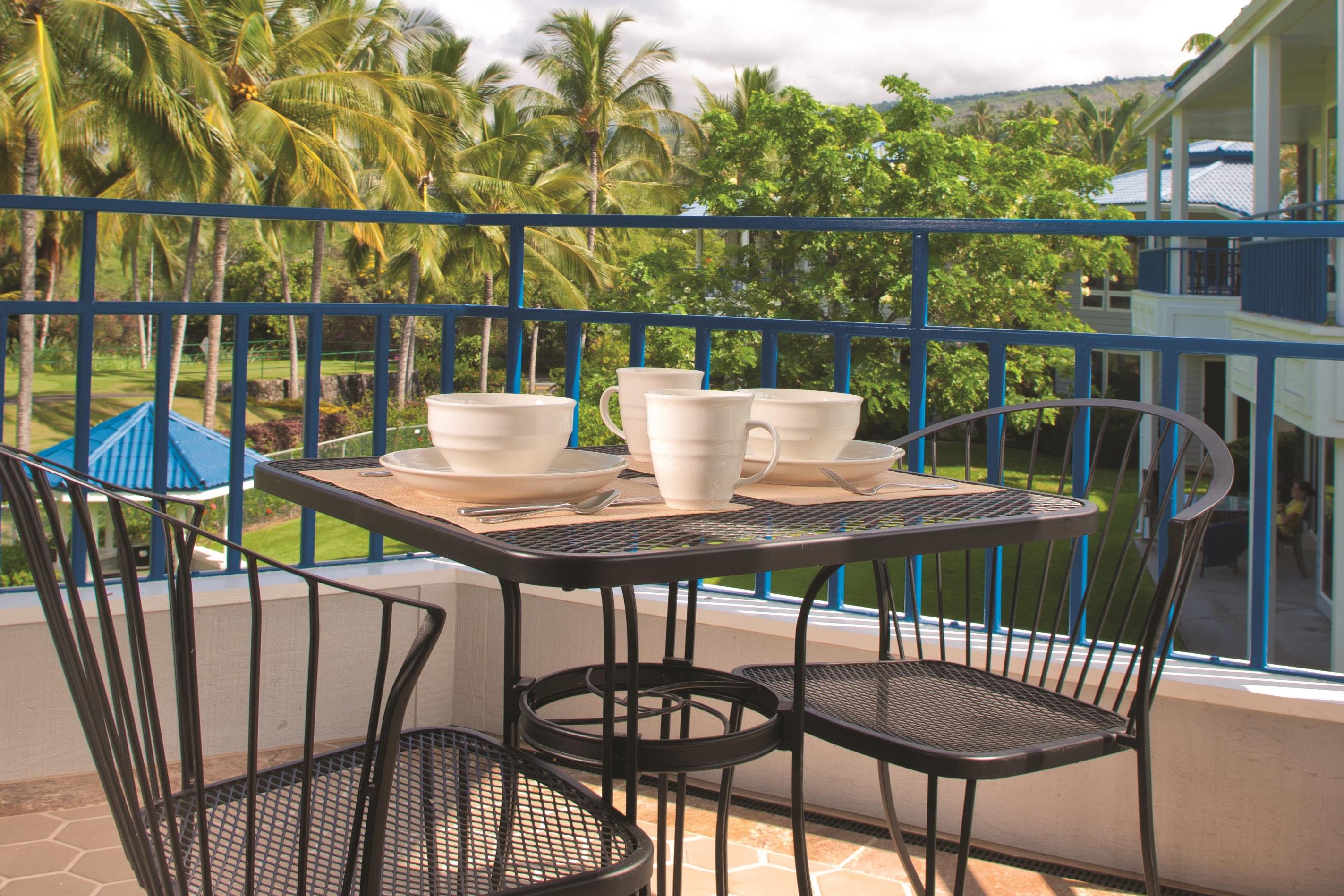 Guest room at the Club Wyndham Mauna Loa Village in Kailua Kona, Hawaii