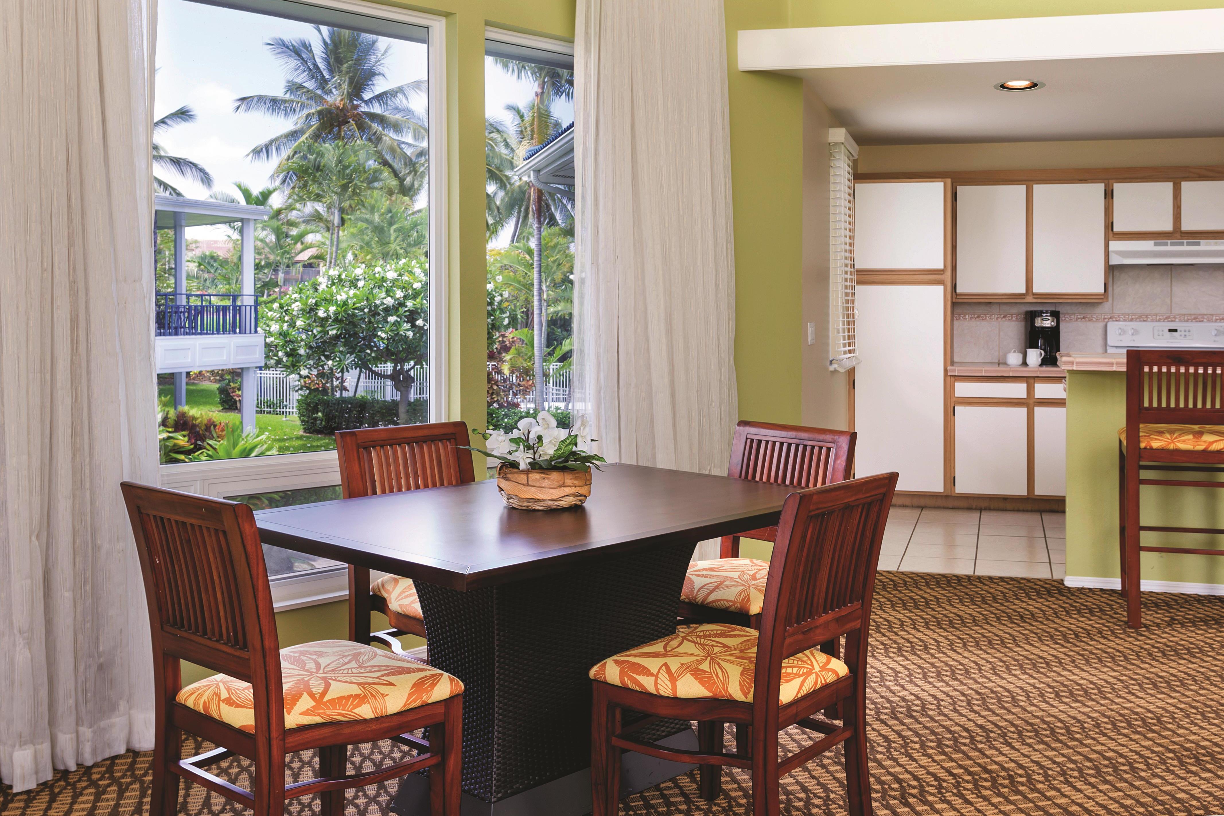 Guest room at the Club Wyndham Mauna Loa Village in Kailua Kona, Hawaii