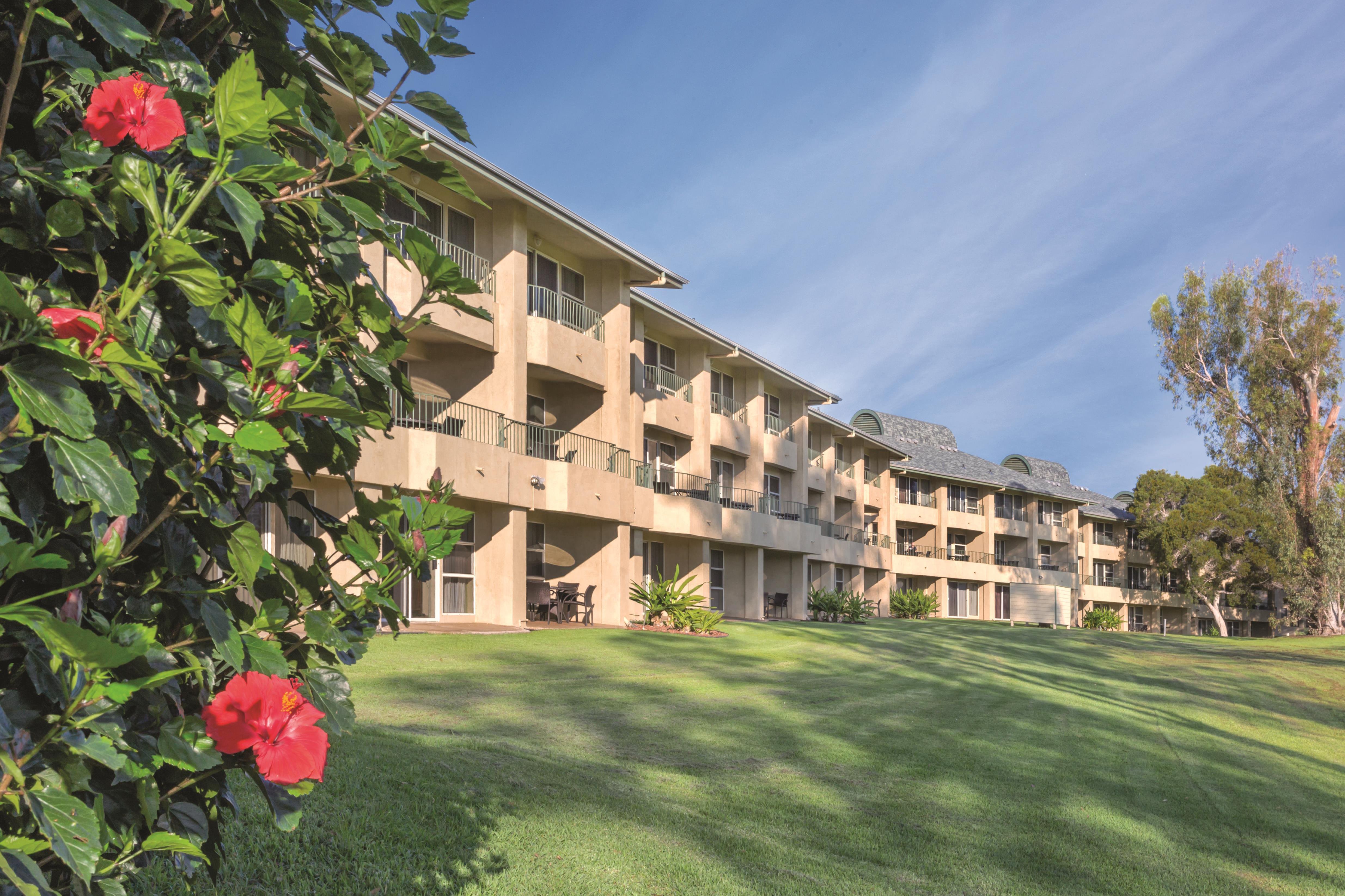 Exterior of Paniolo Greens hotel in Waikoloa Village, Hawaii