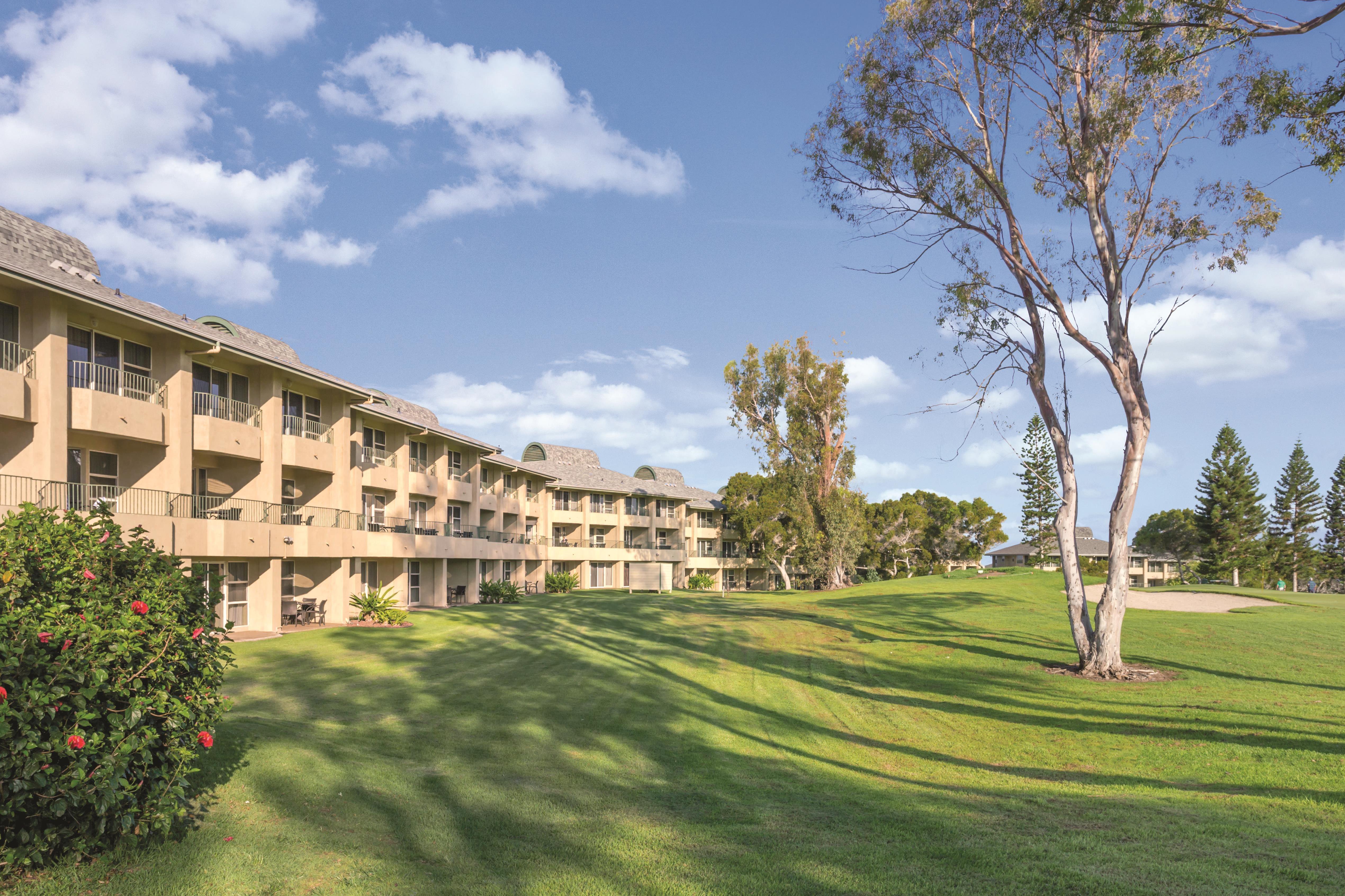Exterior of Paniolo Greens hotel in Waikoloa Village, Hawaii