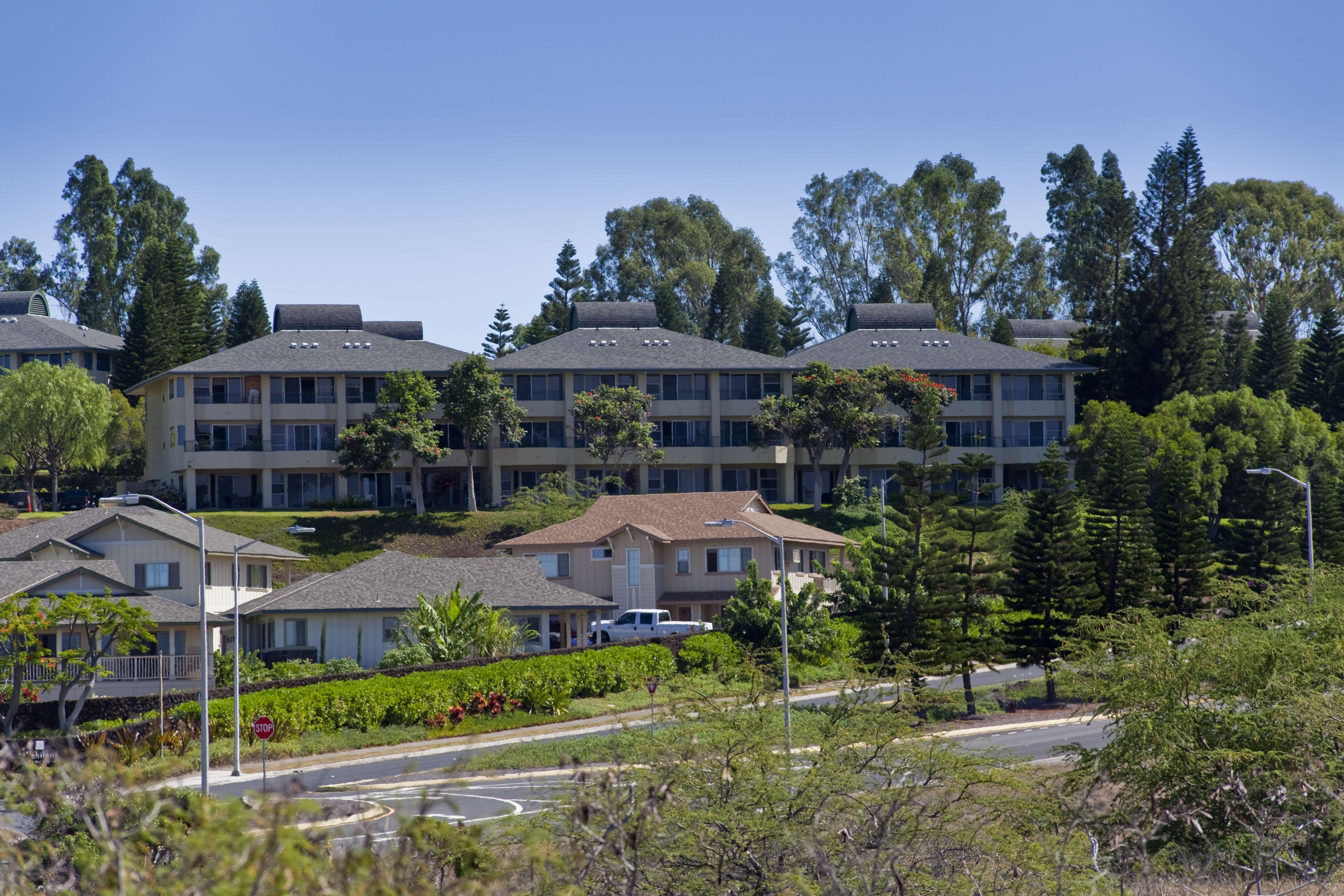 Exterior of Paniolo Greens hotel in Waikoloa Village, Hawaii