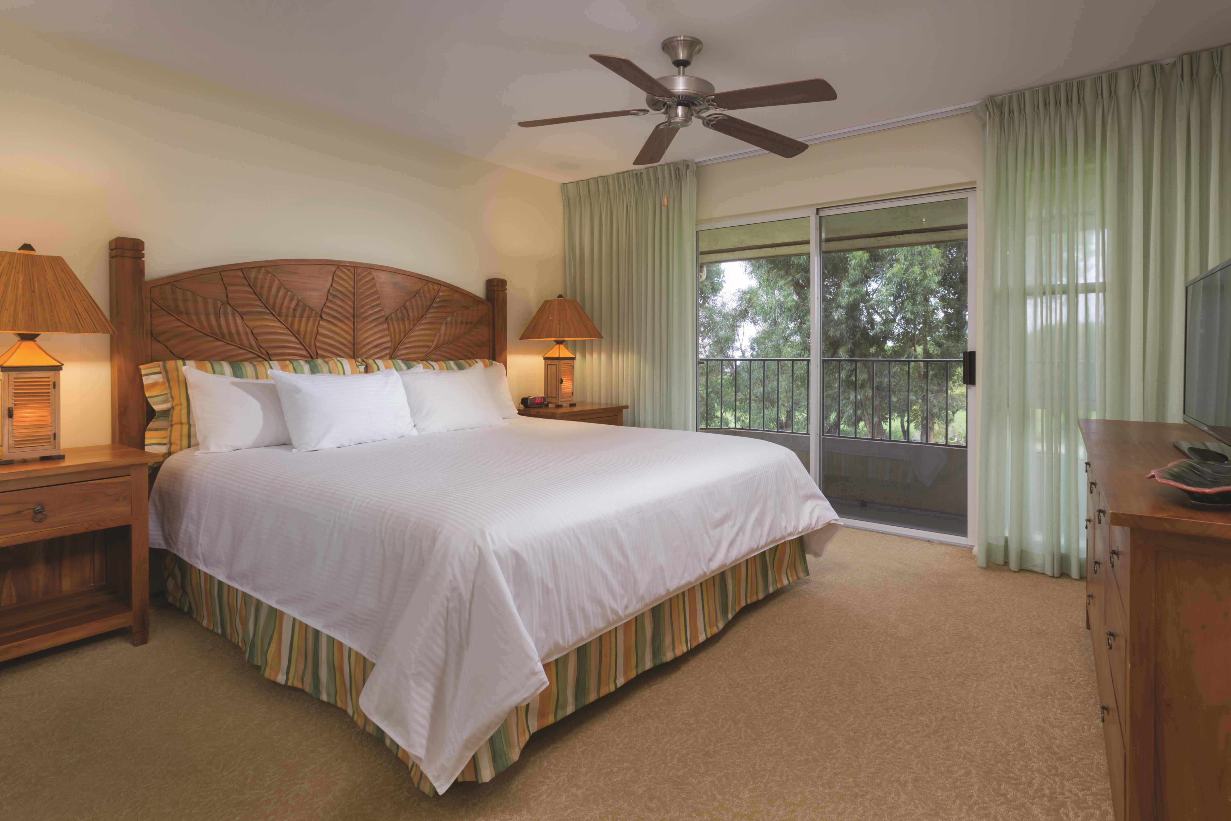Guest room at the Paniolo Greens in Waikoloa Village, Hawaii