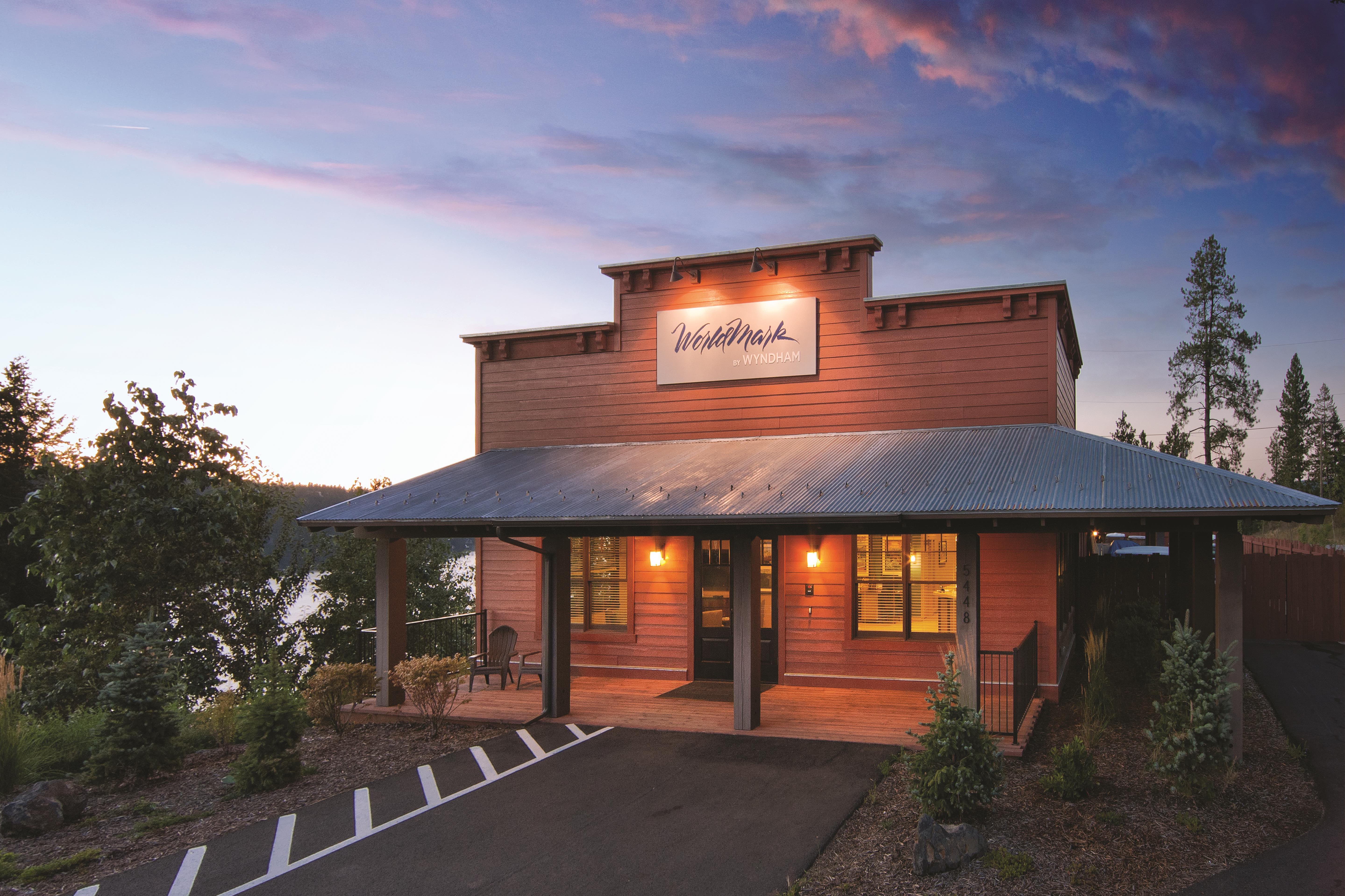 Exterior Dusk Image of WorldMark Arrow Point hotel in Harrison, Idaho