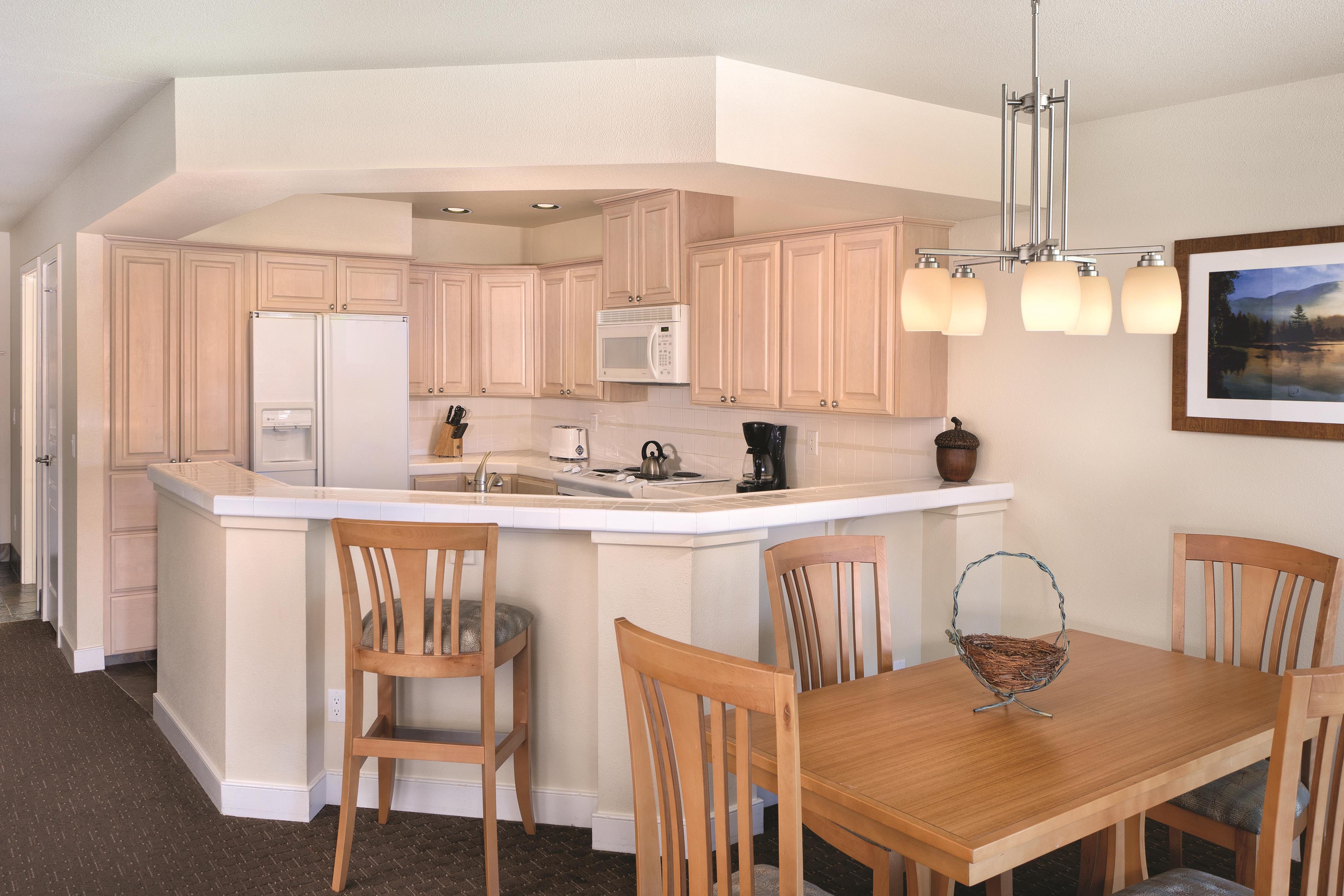 Guest room kitchen at WorldMark Arrow Point in Harrison, Idaho