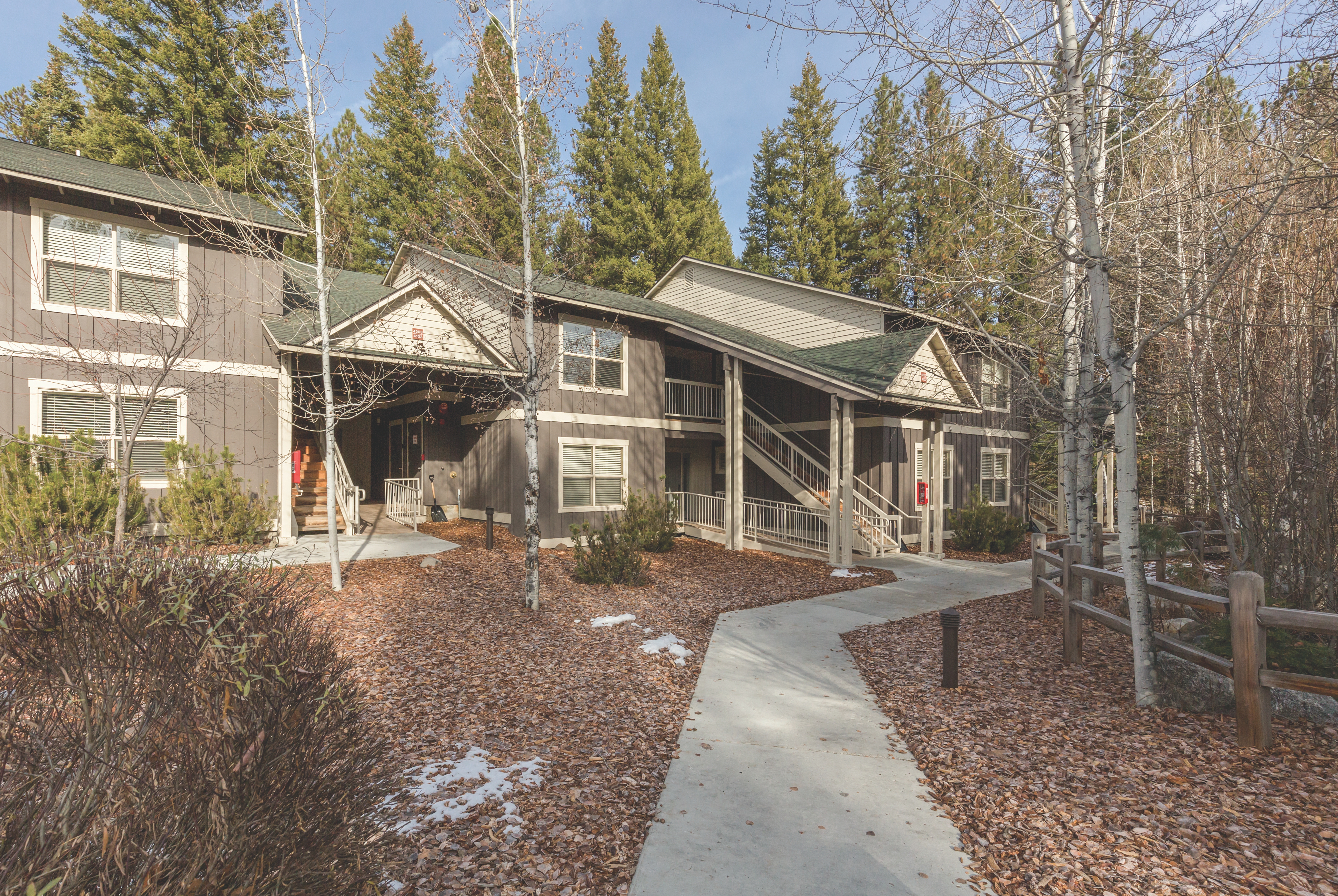 Exterior of WorldMark McCall hotel in McCall, Idaho