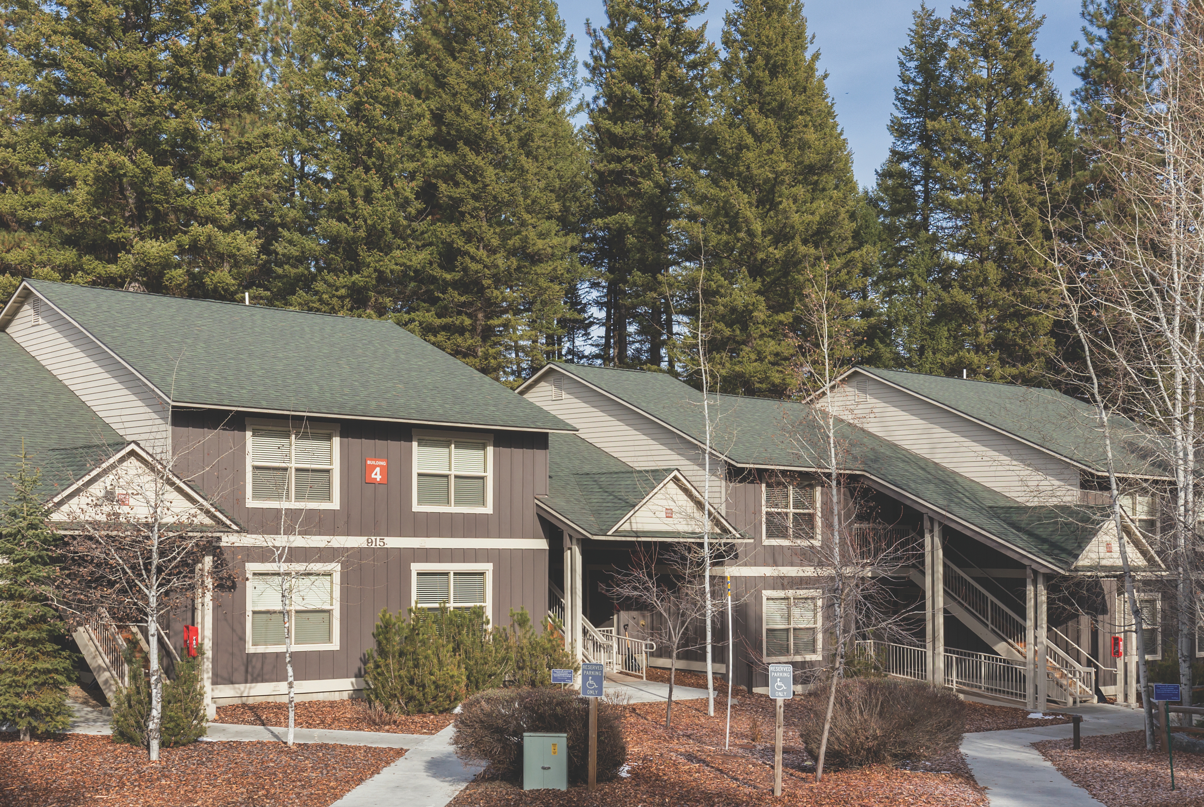 Exterior of WorldMark McCall hotel in McCall, Idaho