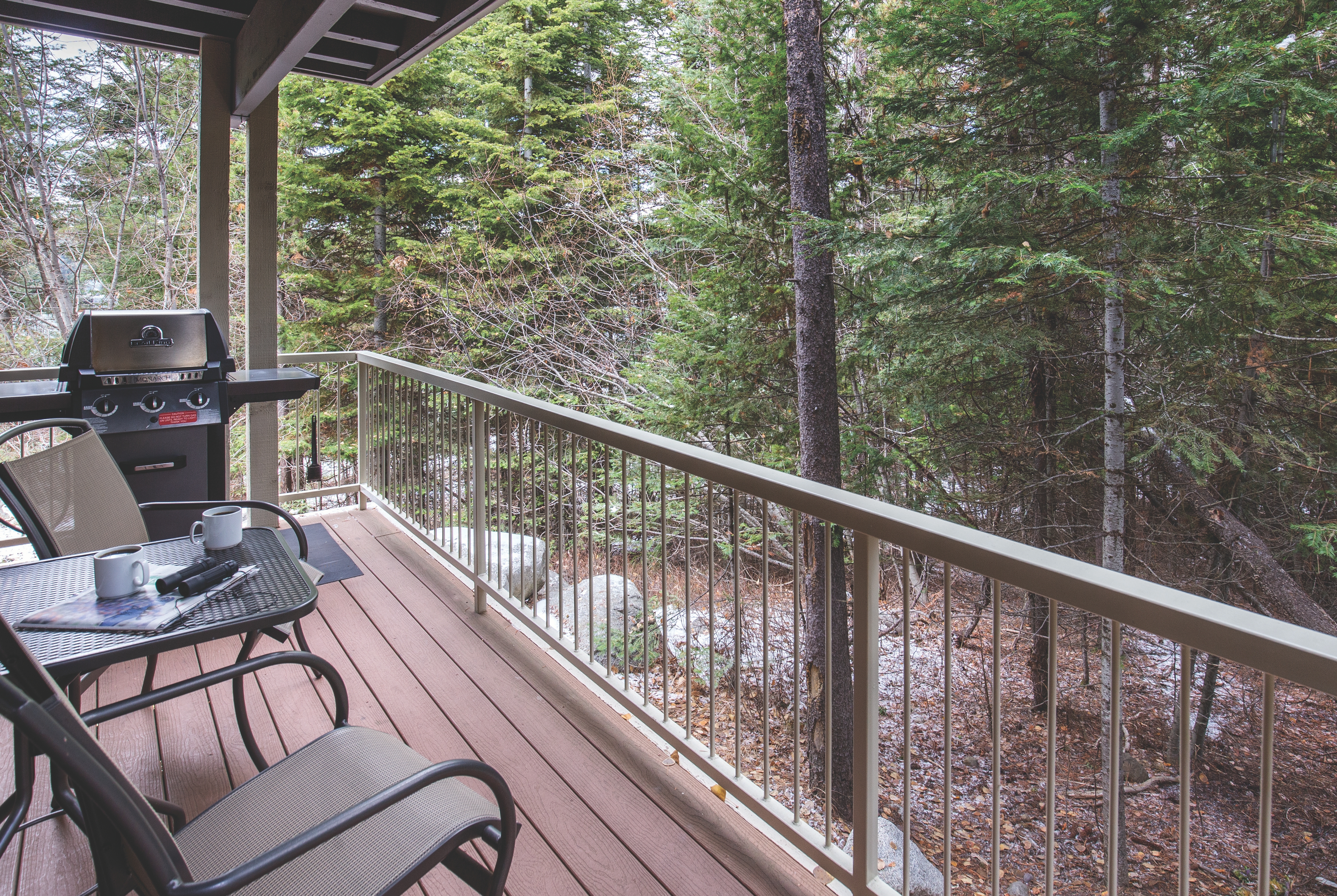 Guest room at the WorldMark McCall in McCall, Idaho
