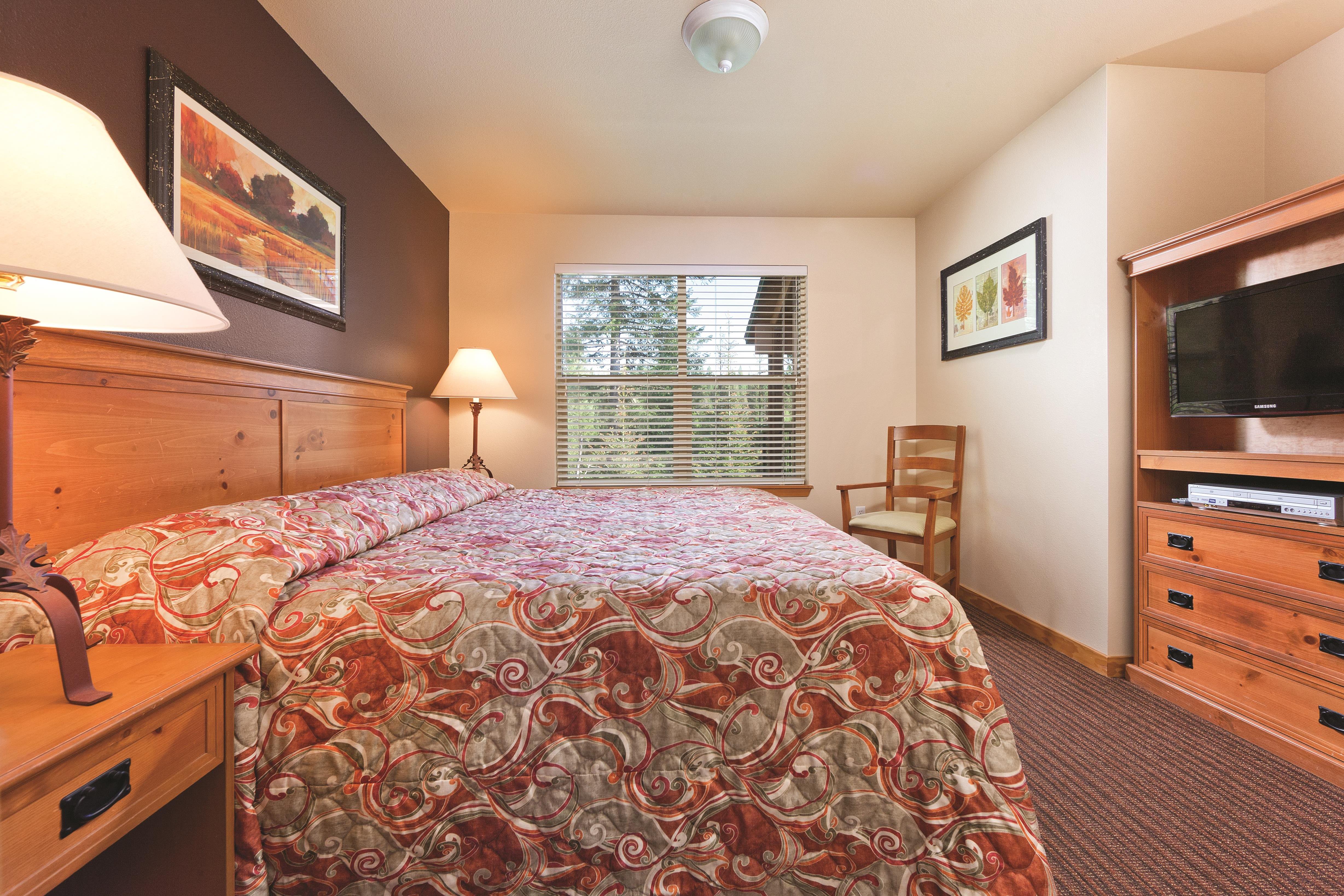 Guest room feature at the WorldMark McCall in McCall, Idaho