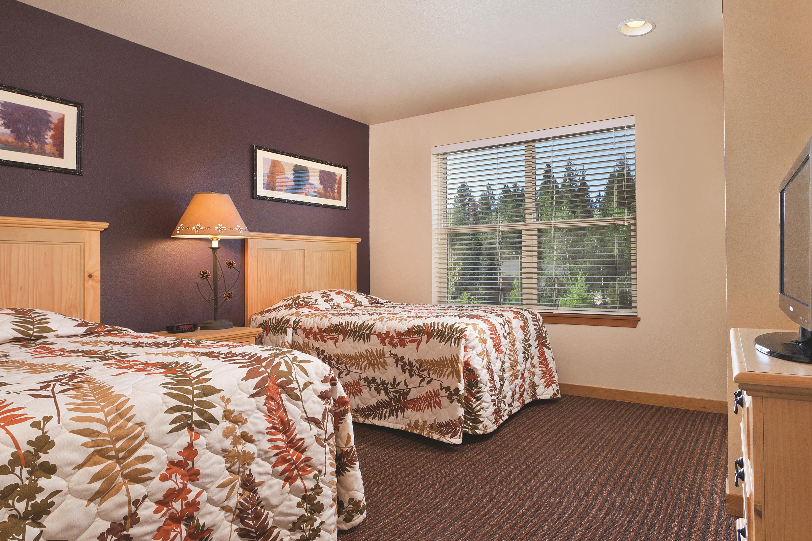 Guest room feature at the WorldMark McCall in McCall, Idaho