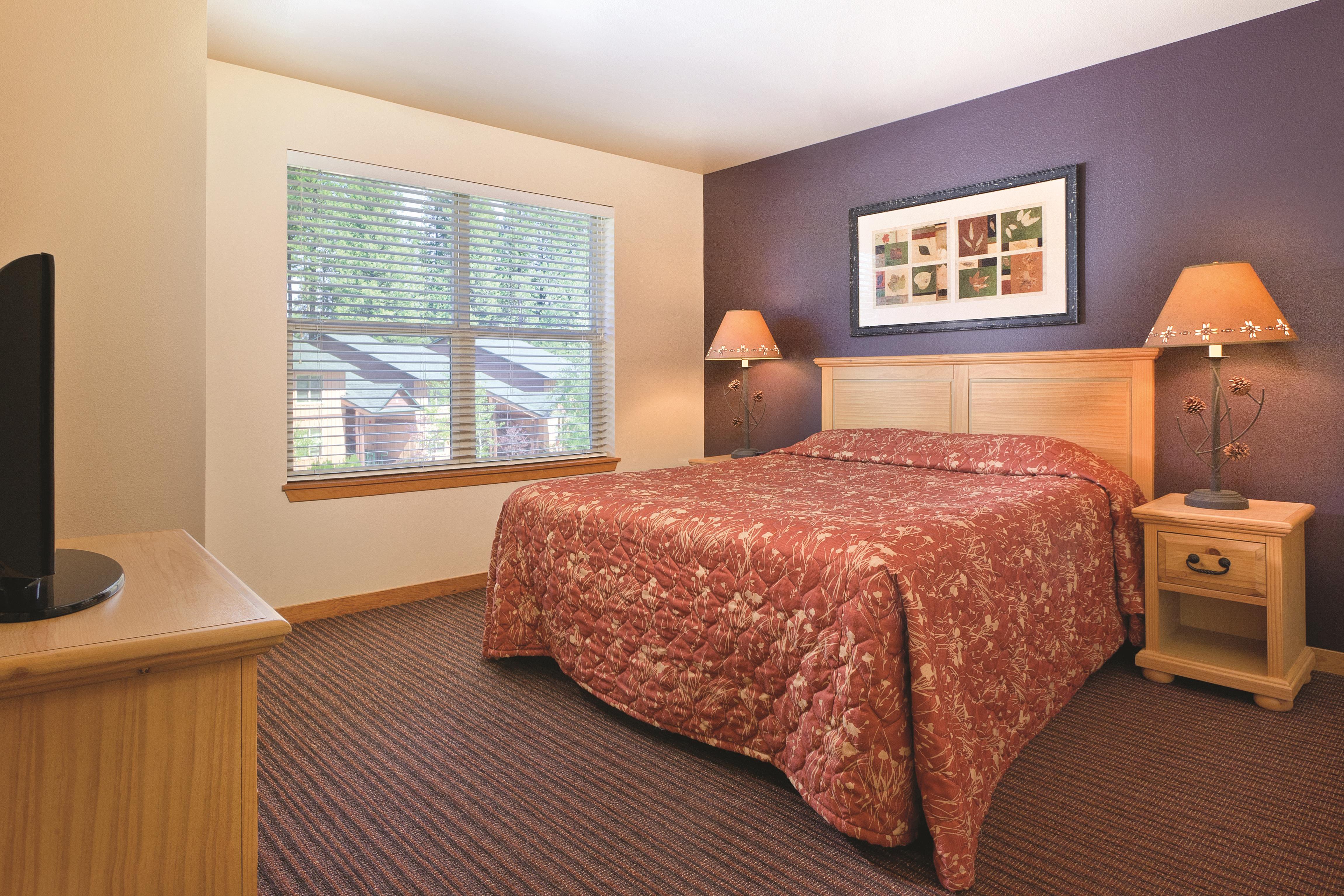 Guest room feature at the WorldMark McCall in McCall, Idaho