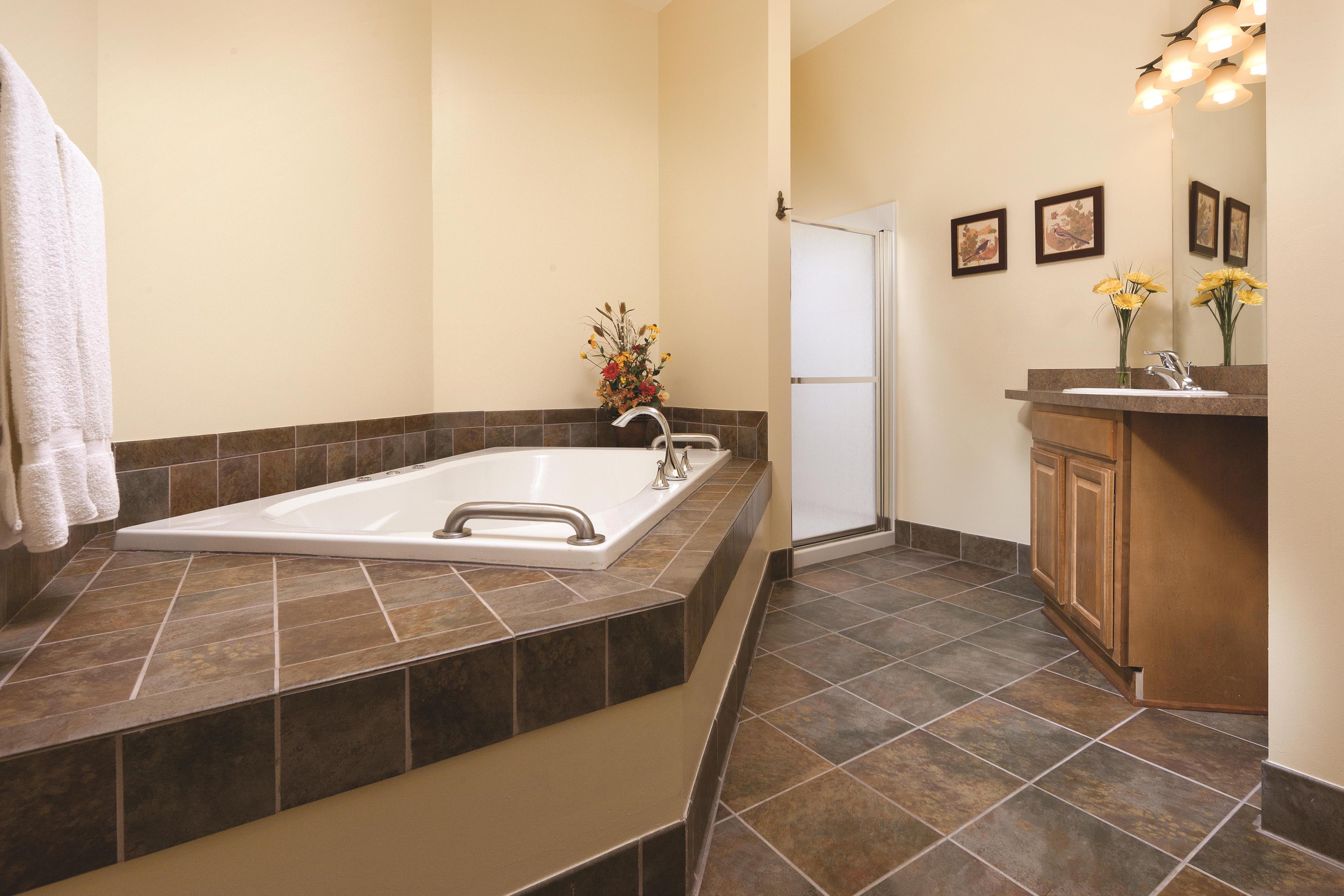 Guest room at the WorldMark Galena in Galena, Illinois