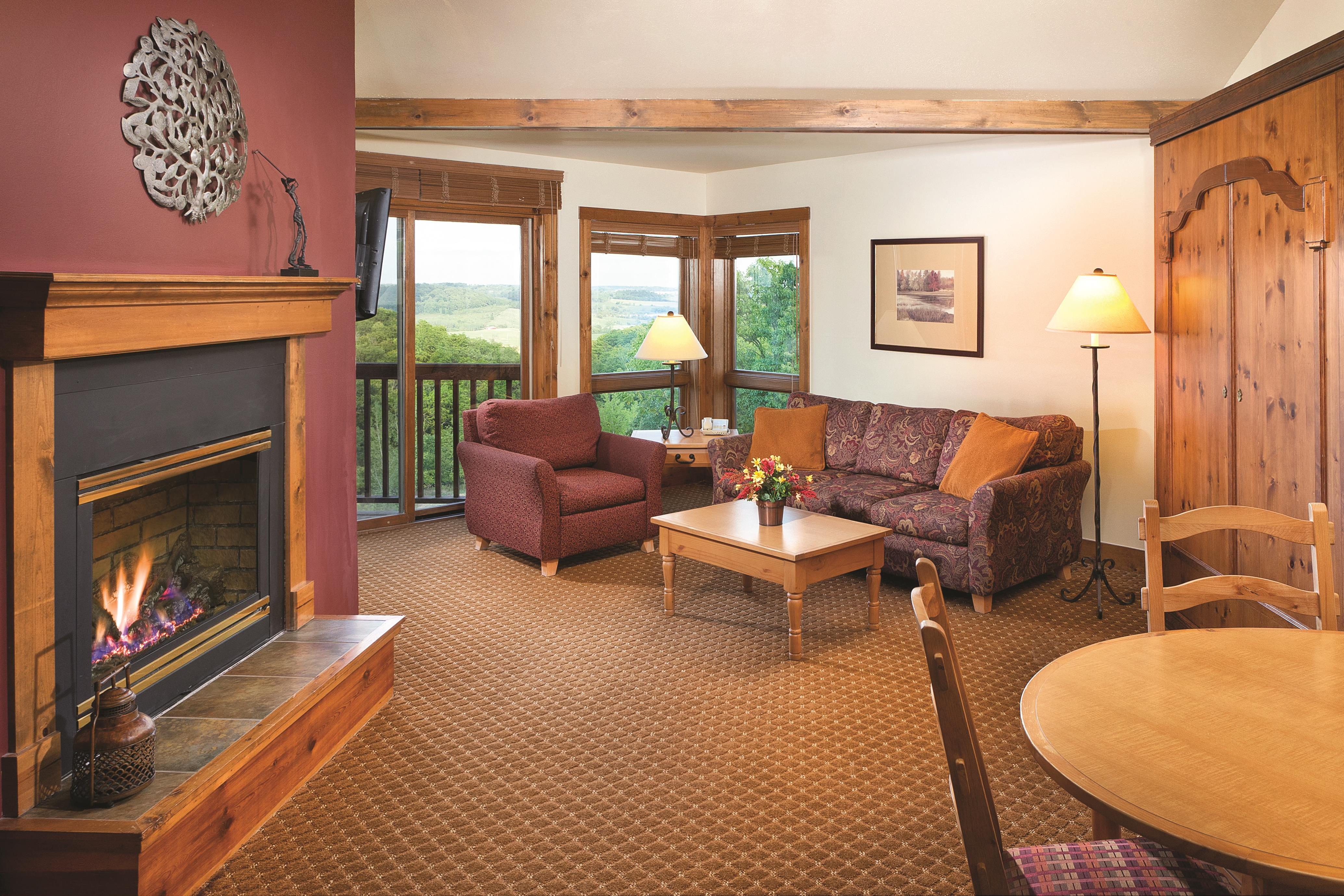 Guest room at the WorldMark Galena in Galena, Illinois