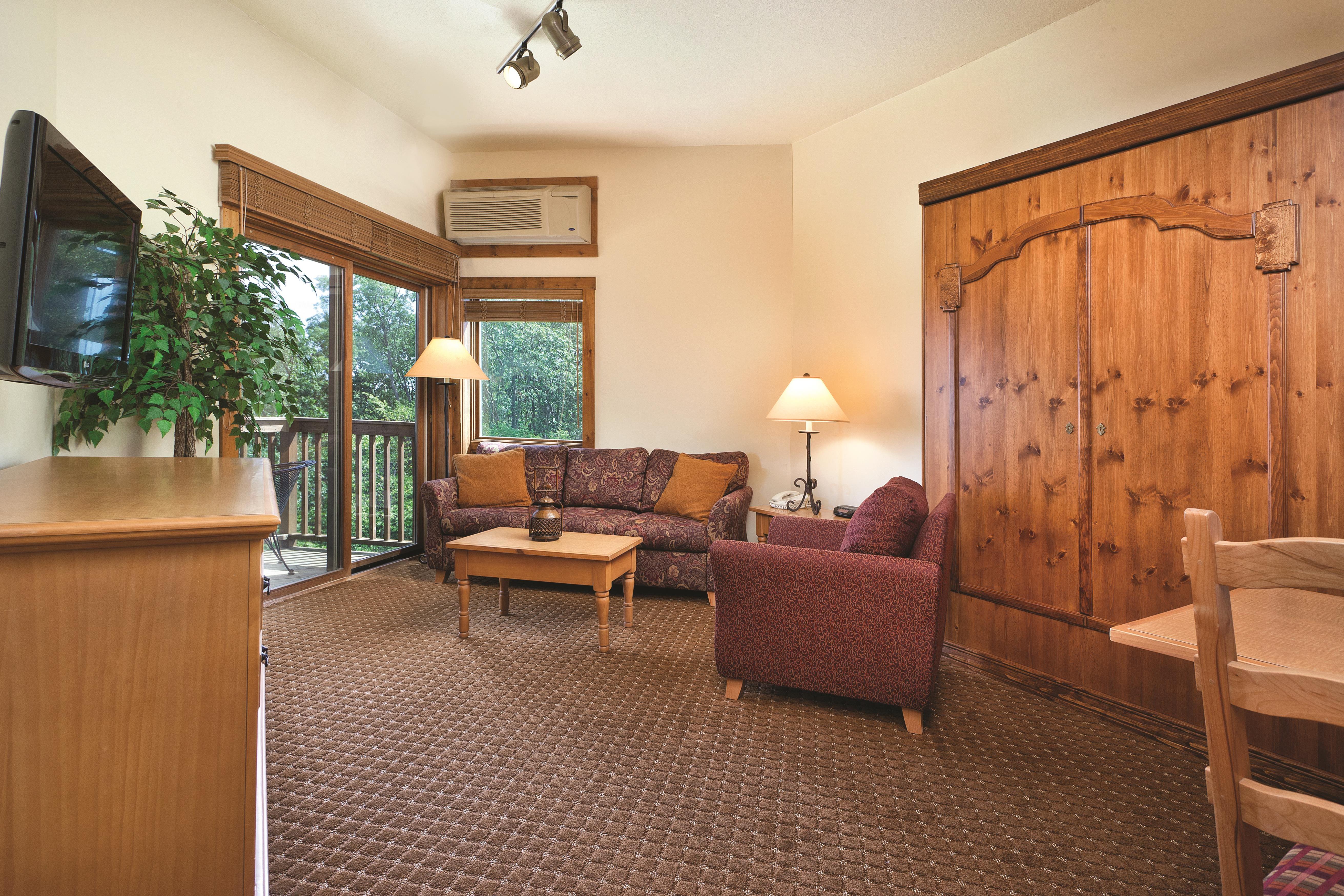 Guest room at the WorldMark Galena in Galena, Illinois